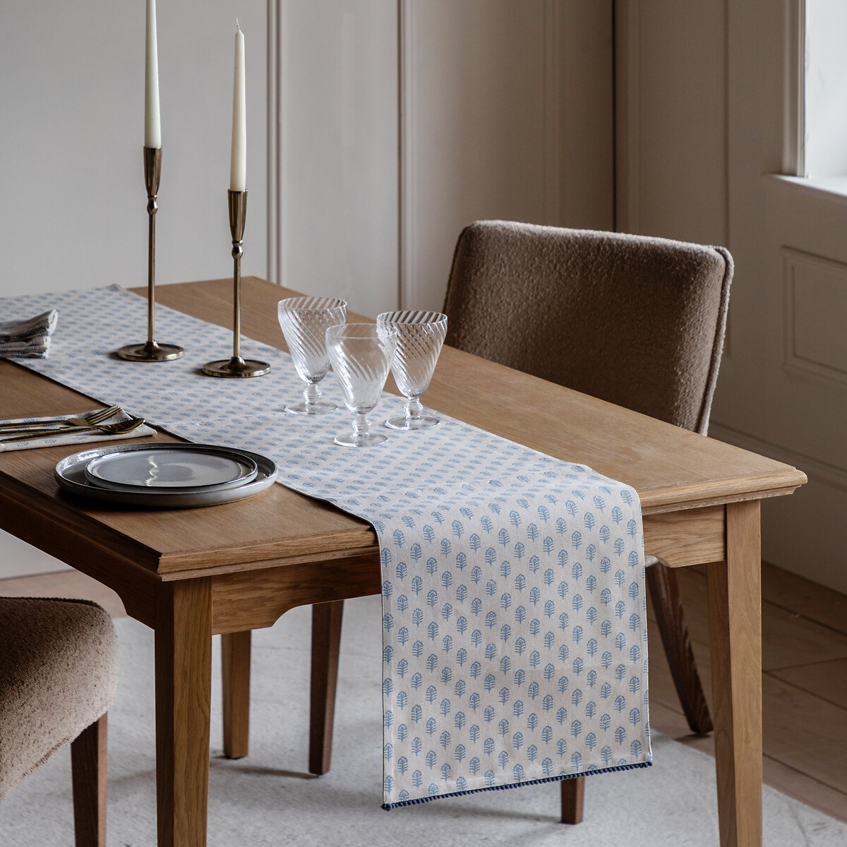 Flora Floral Stamp Table Runner - 36x180cm, ÉDITÉ