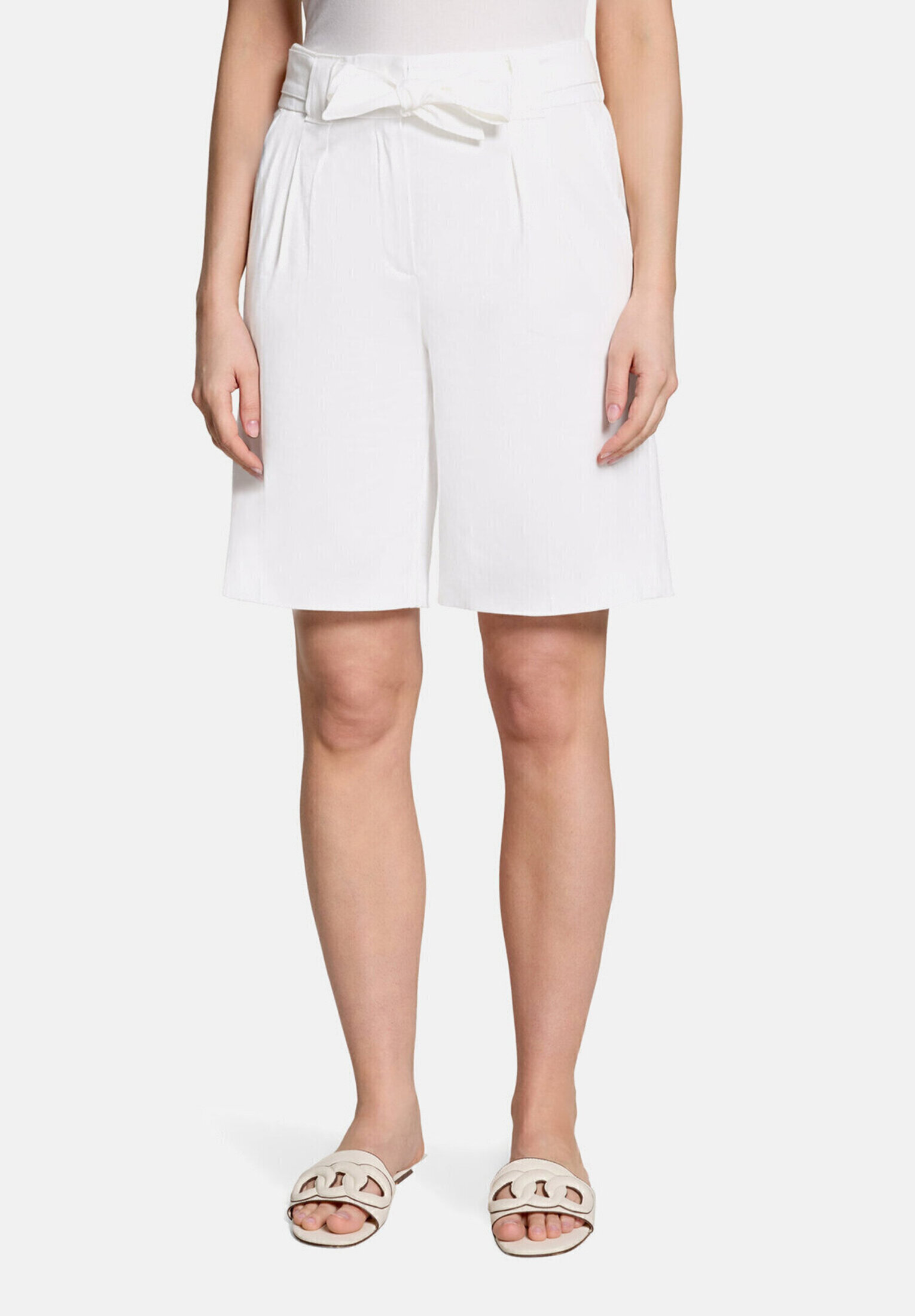Short à pinces, BETTY BARCLAY