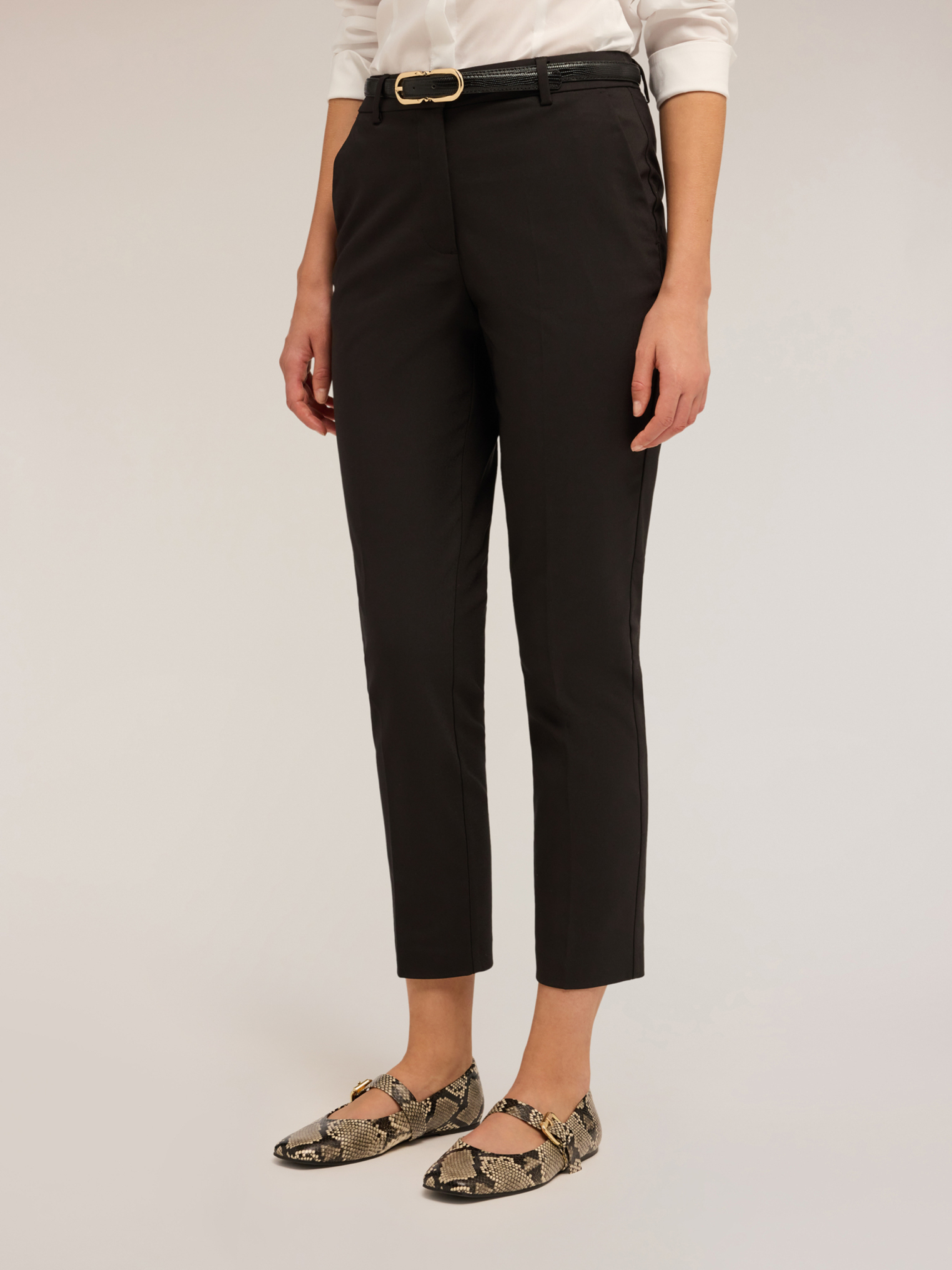 Pantalon regular, MOTIVI