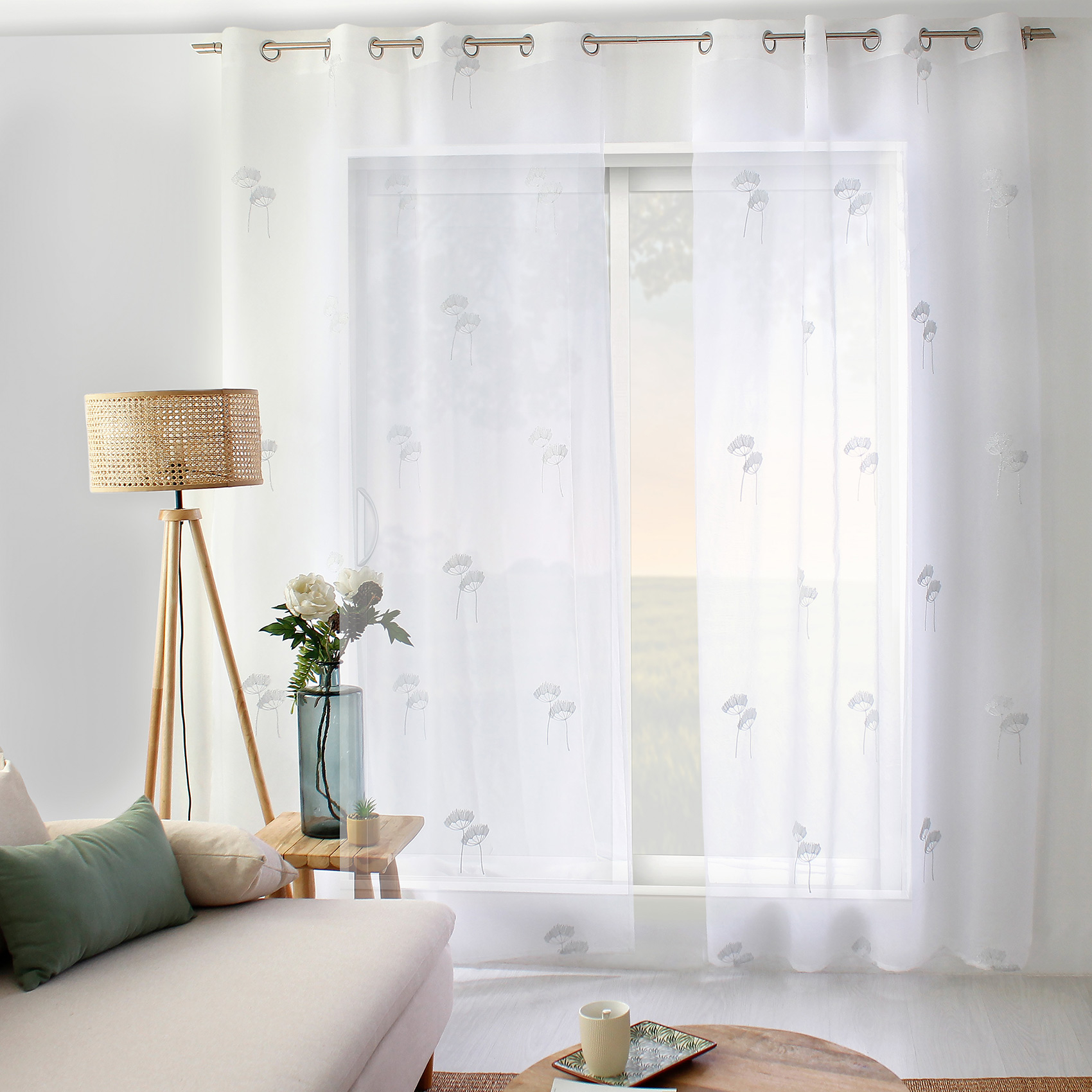 Voilage tamisant aux broderies florales, HOME MAISON