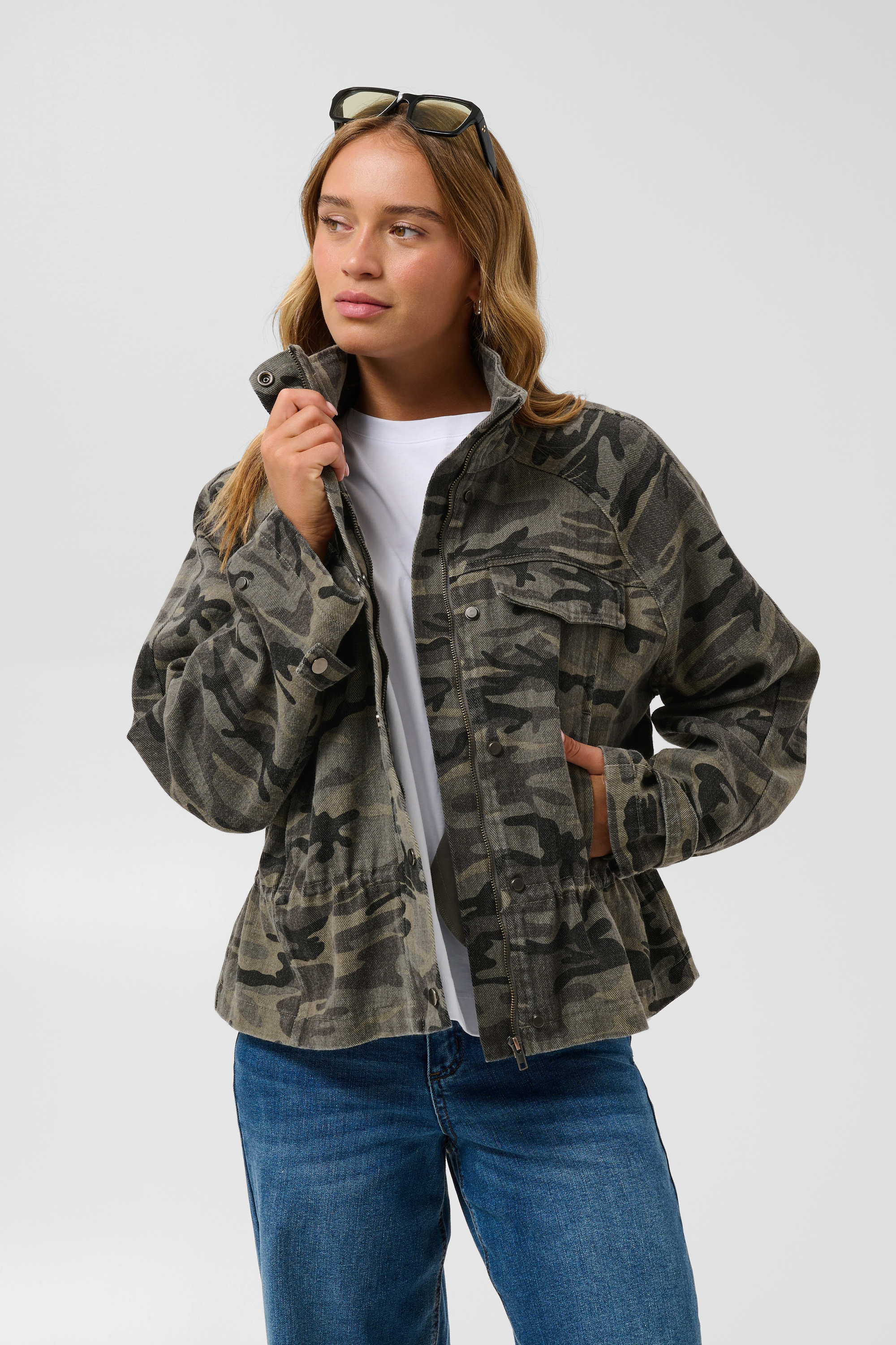 Manteau, KAFFE