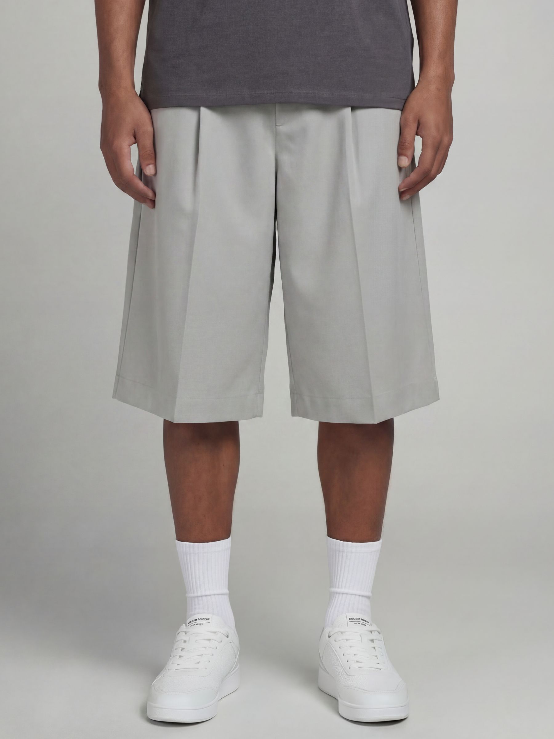 Short, aprel