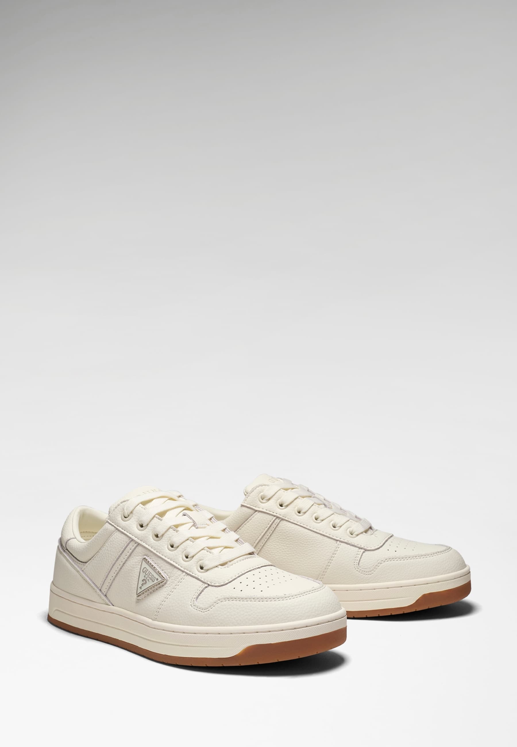 Baskets En Daim Uddent, GUESS