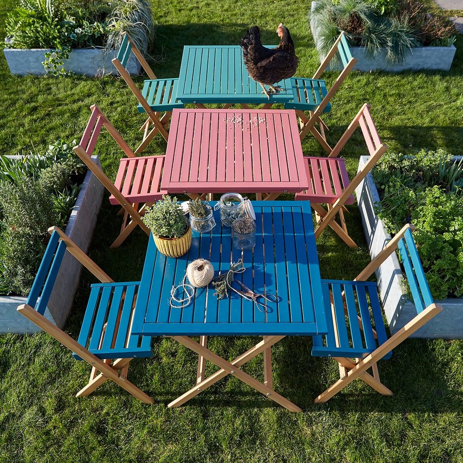 Les règles d'or pour entretenir votre mobilier d'extérieur et le garder comme neuf.