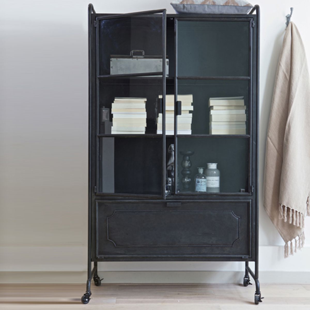 vitrine en metal style industriel - hudson