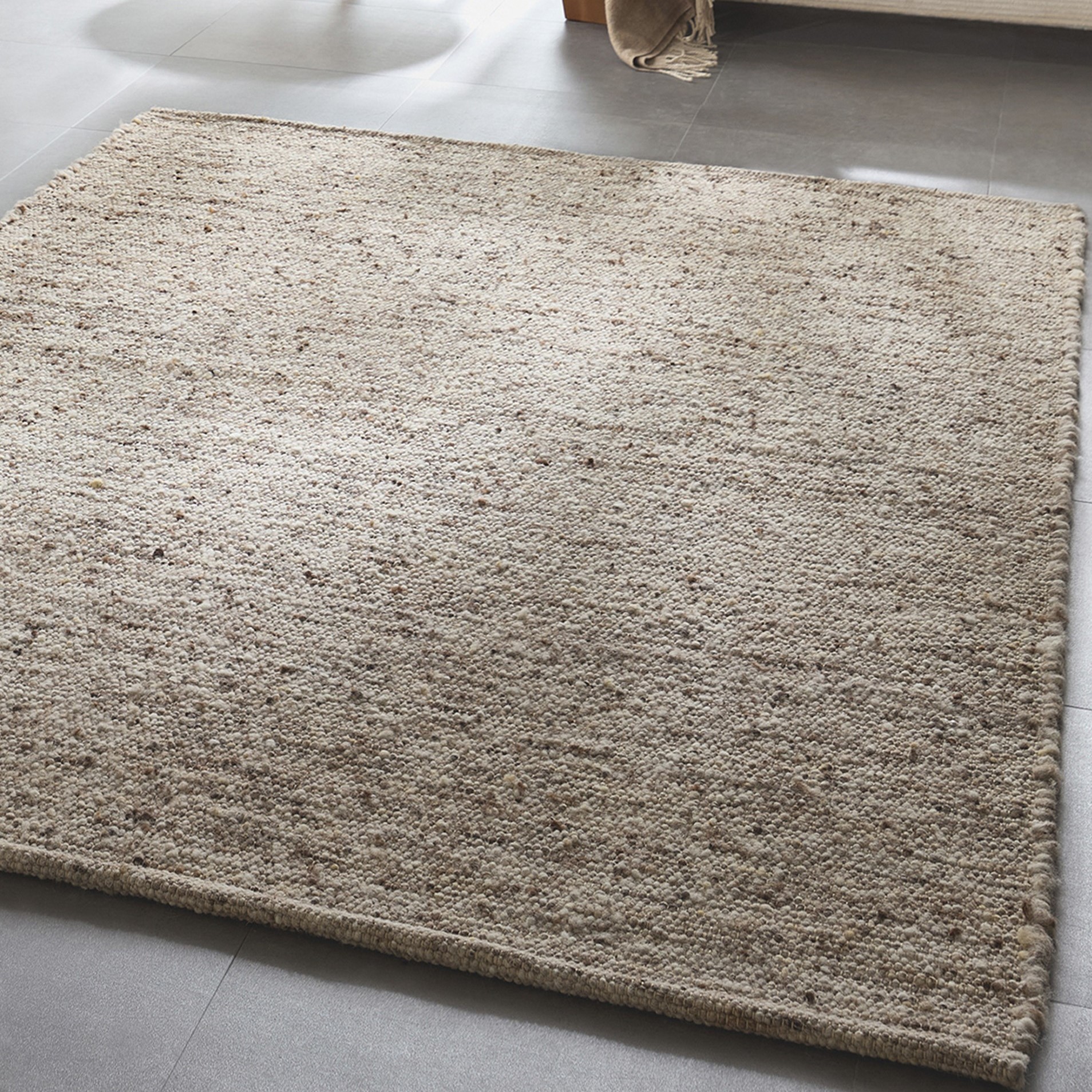 Tapis en laine chiné réversible tissé à la main - ALM GLUECK, THEKO