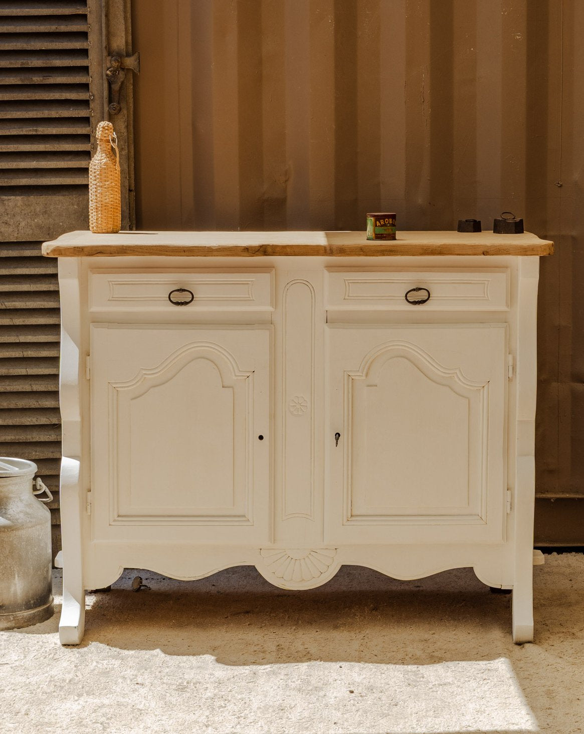 Buffet en bois blanc Gilbert N°1685 - Bon état, DEBONGOUT