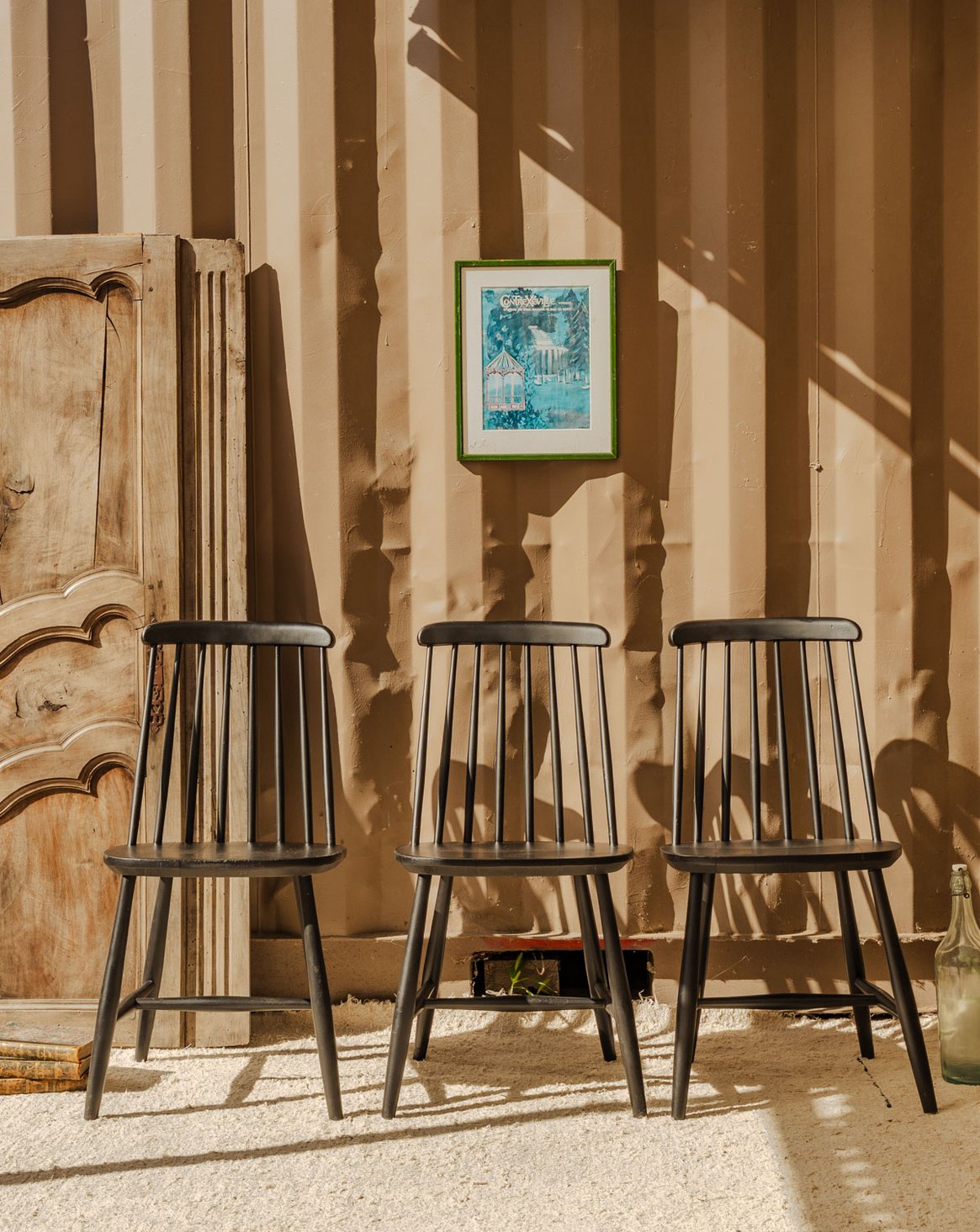 Lot de 3 chaises en bois noir Claude N°1491 - Bon état, DEBONGOUT