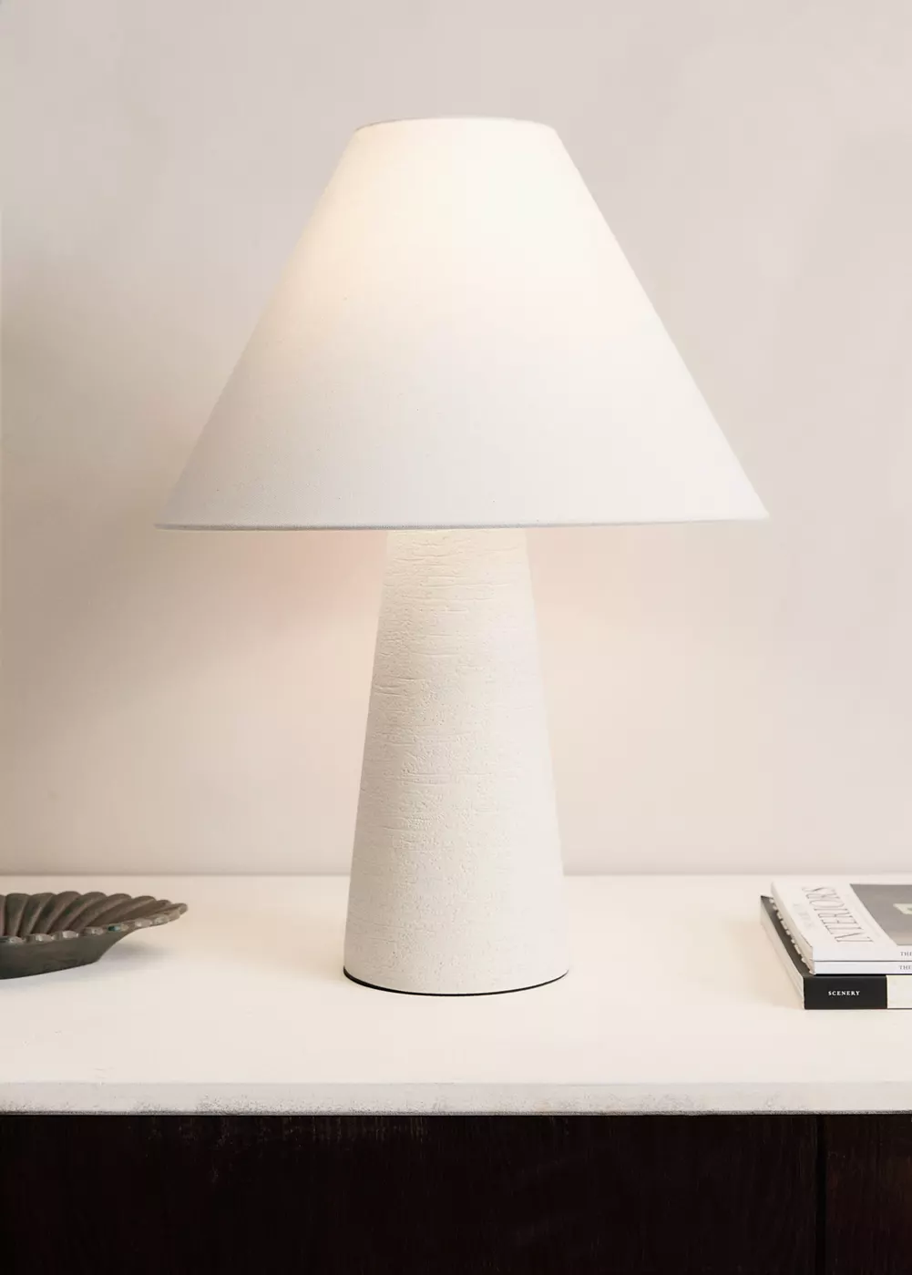 Lampe de table en fibre de verre, MANGO HOME
