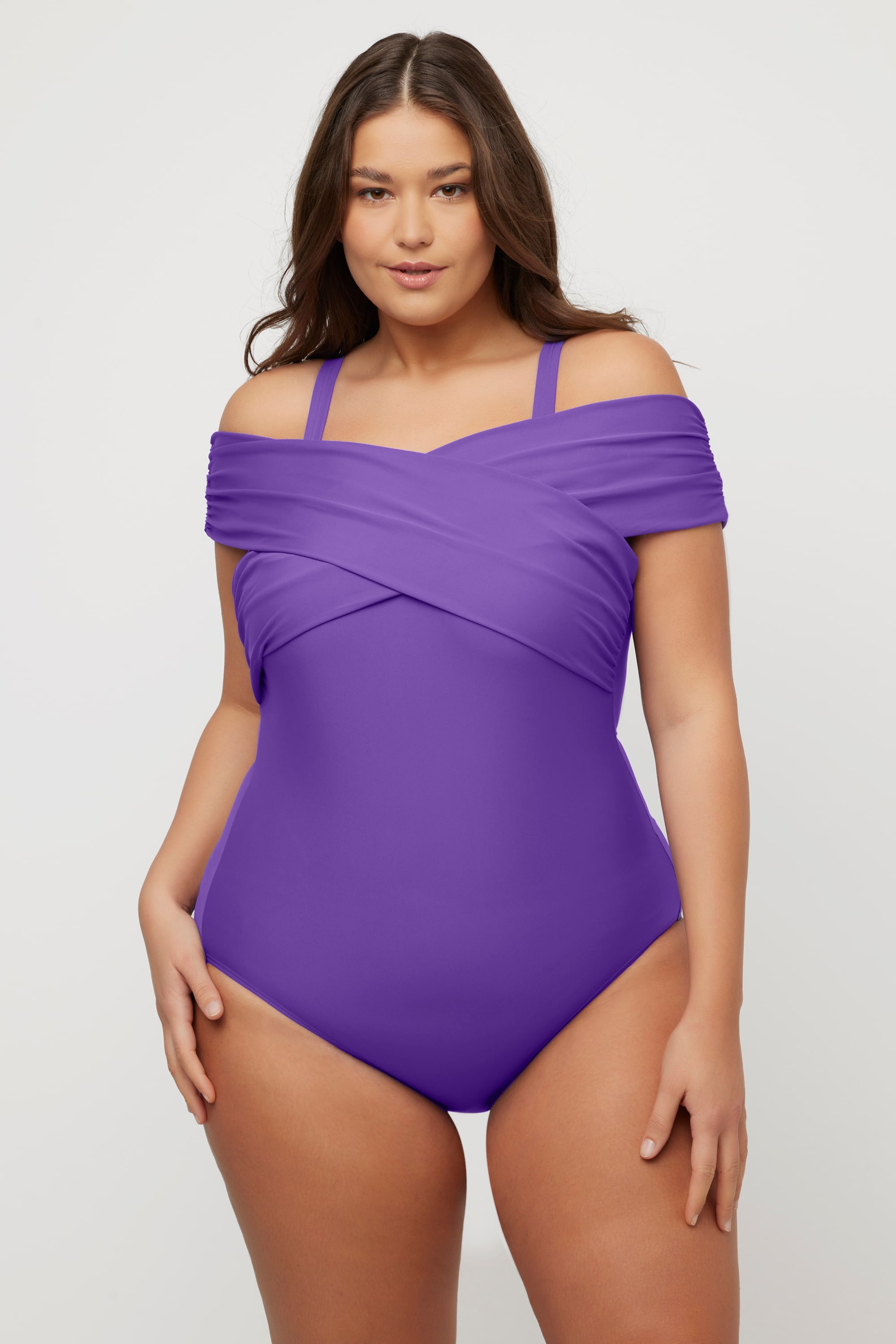 Maillot de bain à bonnets souples. Décolleté, ULLA POPKEN