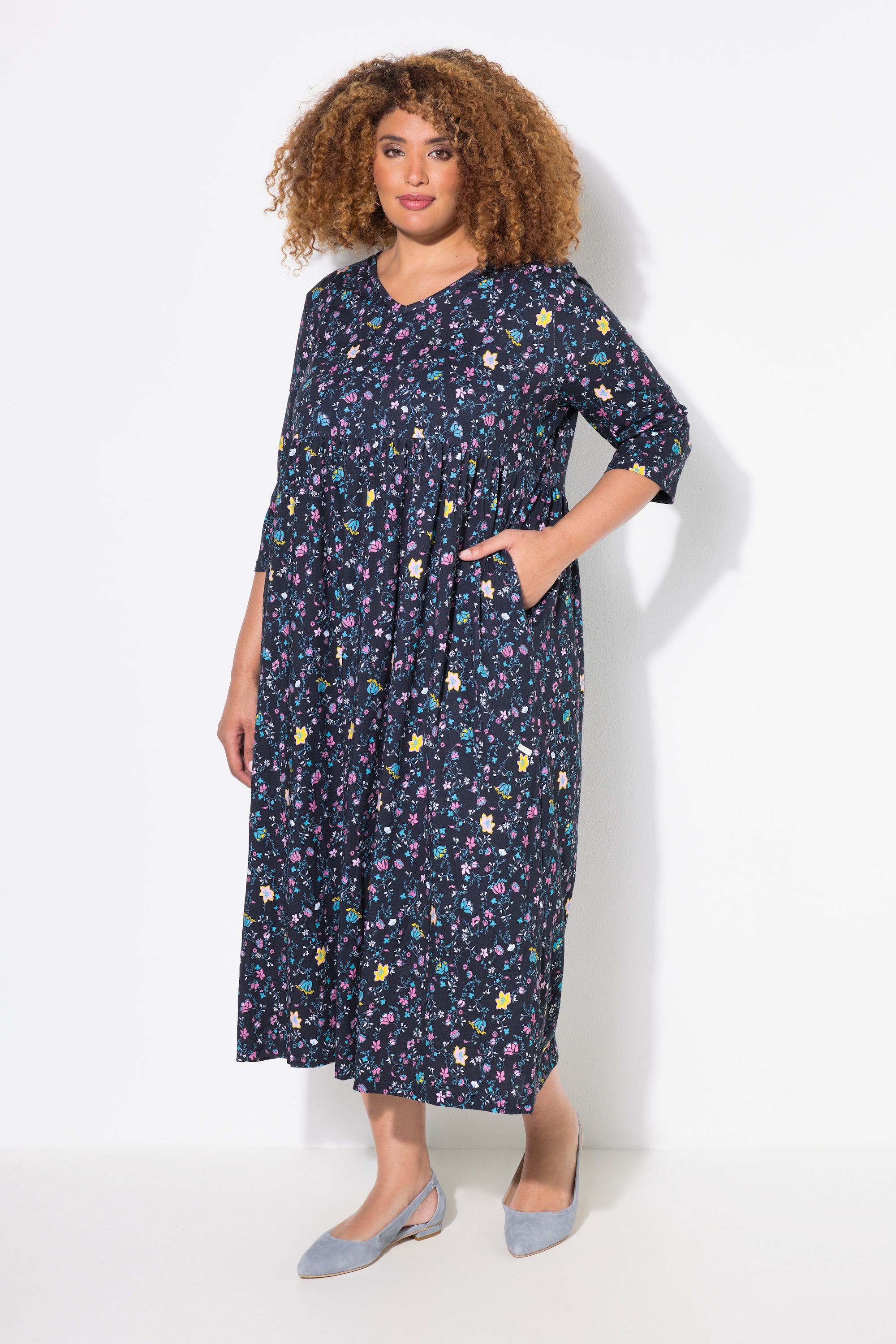 Robe en jersey coupe évasée, motif cachemire, ULLA POPKEN