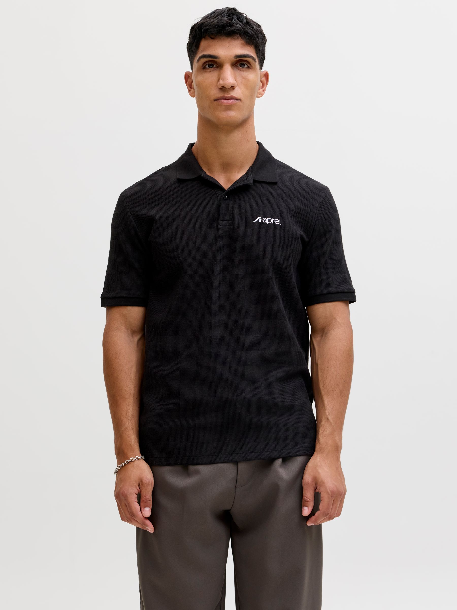 Polo, aprel