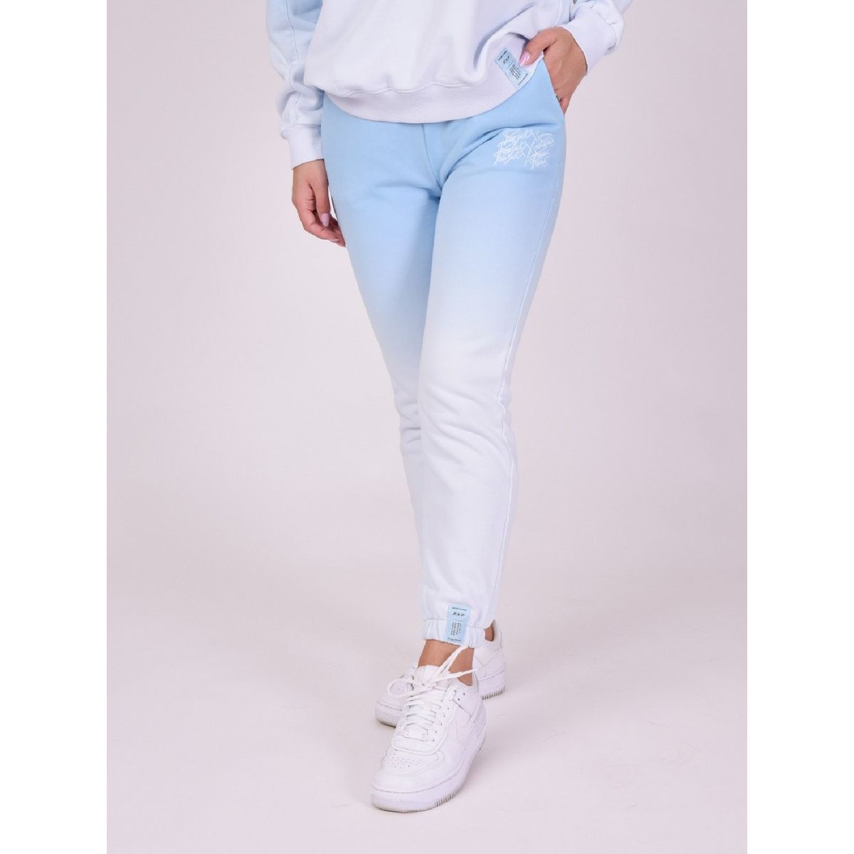 Jogging bleu ciel femme hot sale