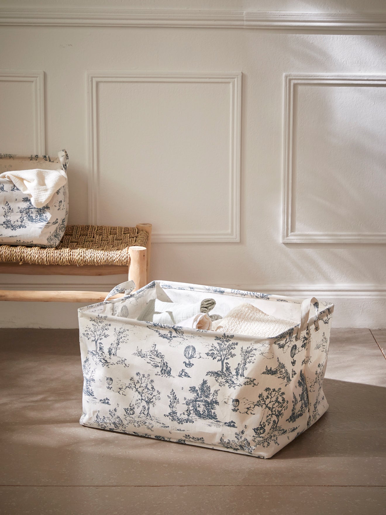 Bac à linge esprit Jouy, grand modèle, CYRILLUS
