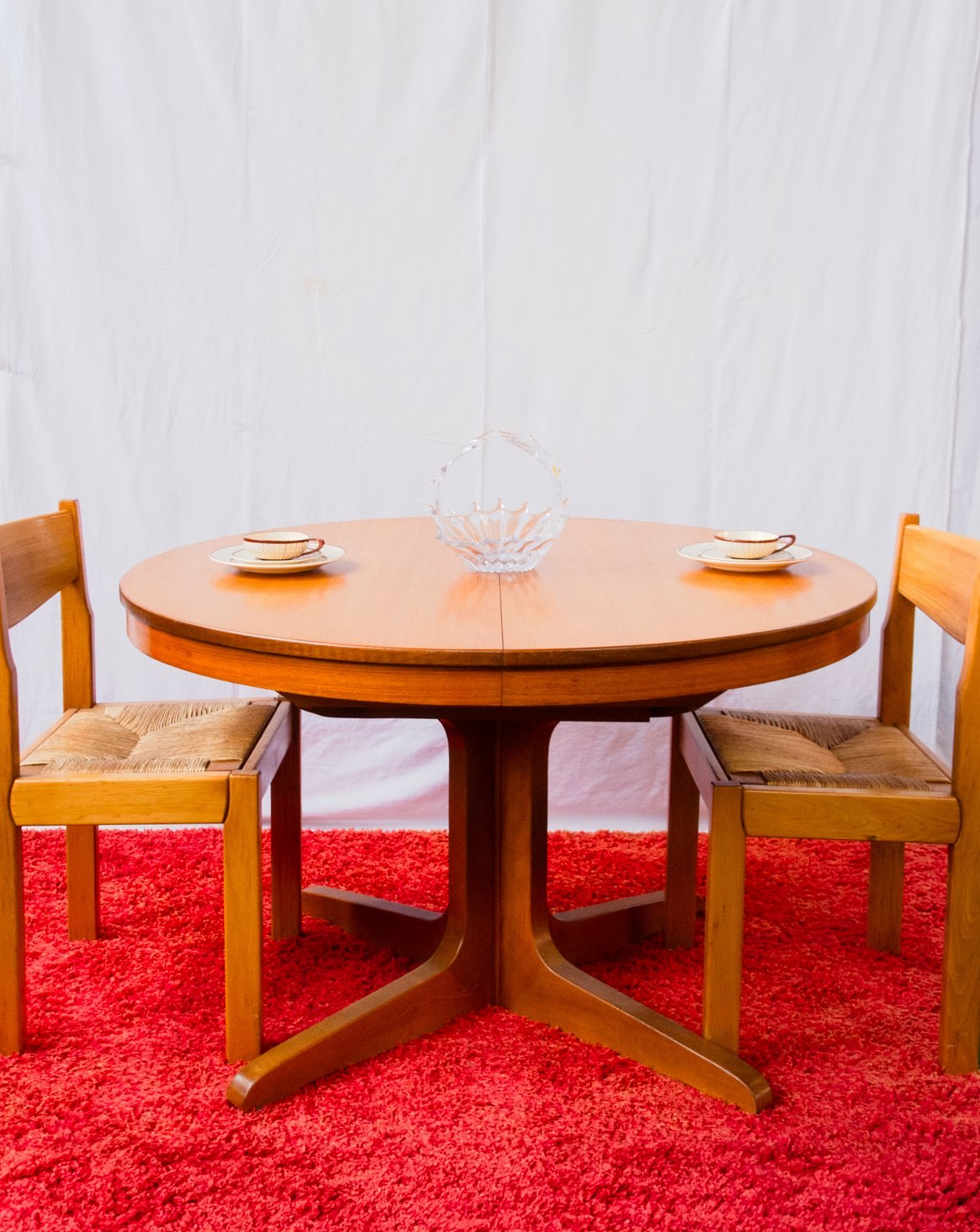 Table à manger ronde en teck Karla N°1310 - Bon état, DEBONGOUT