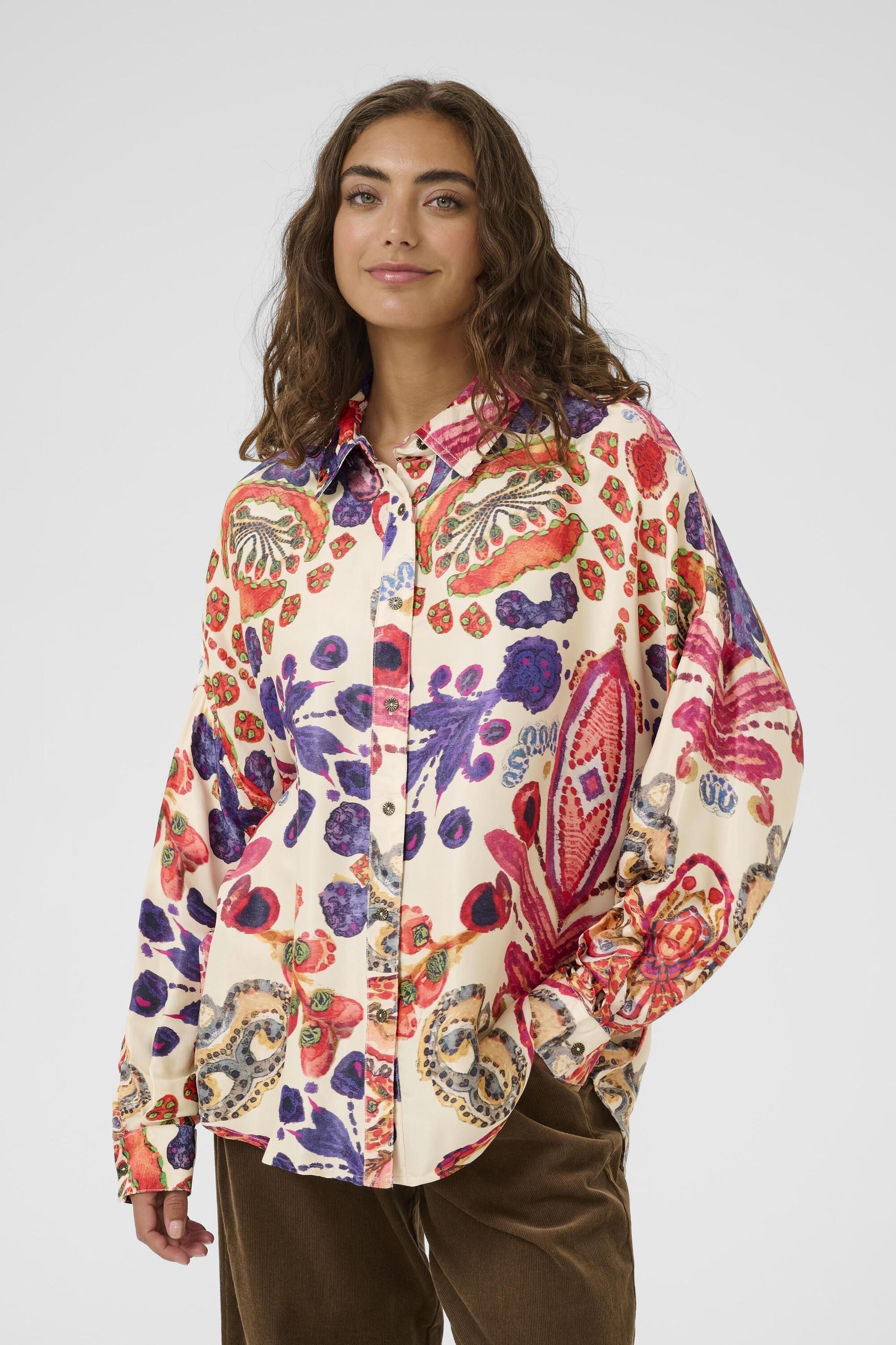 Chemise à manches longues, CULTURE