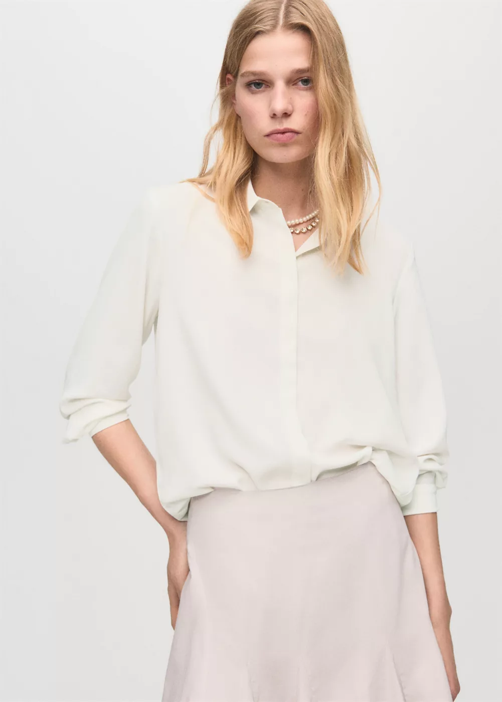 Chemise fluide avec boutons dissimulés, MANGO