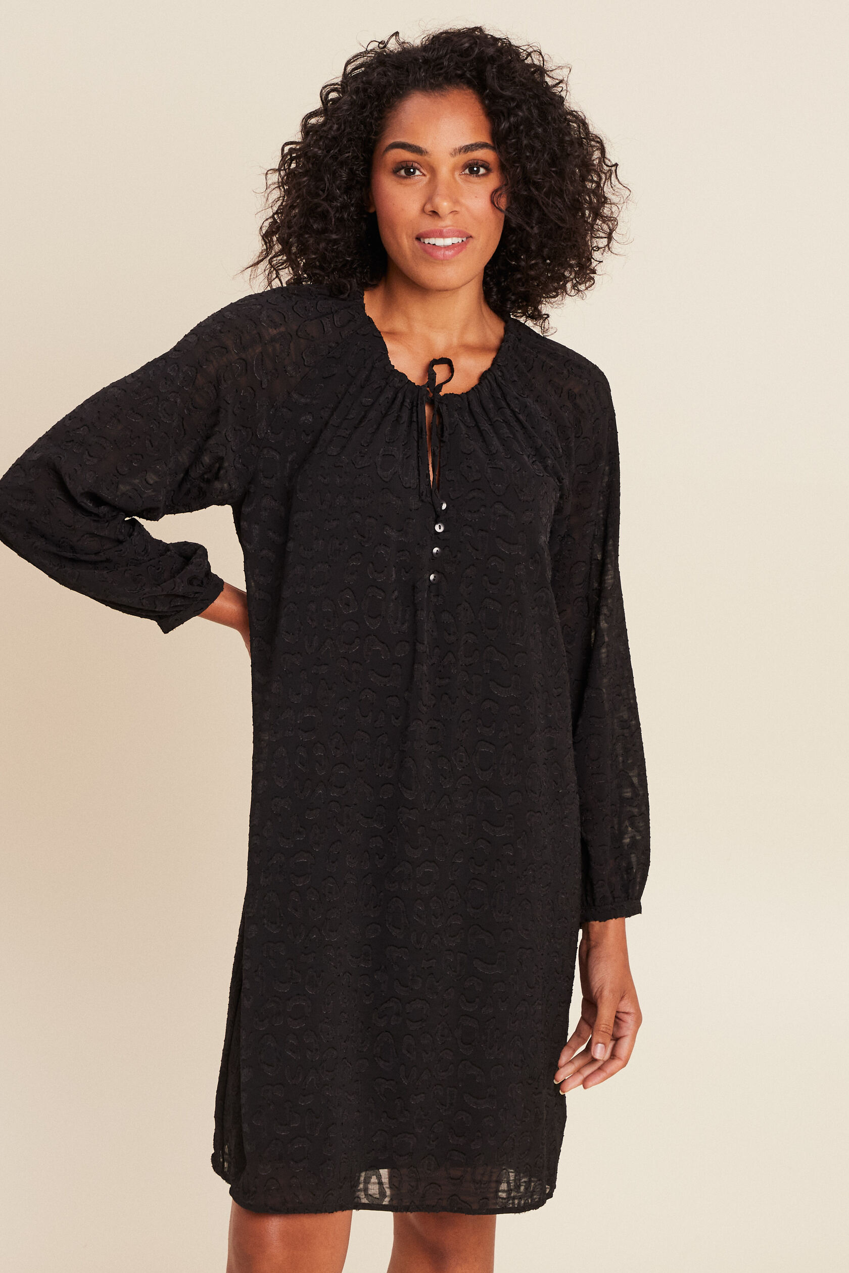 Robe courte évasée col v manches longues, BREAL
