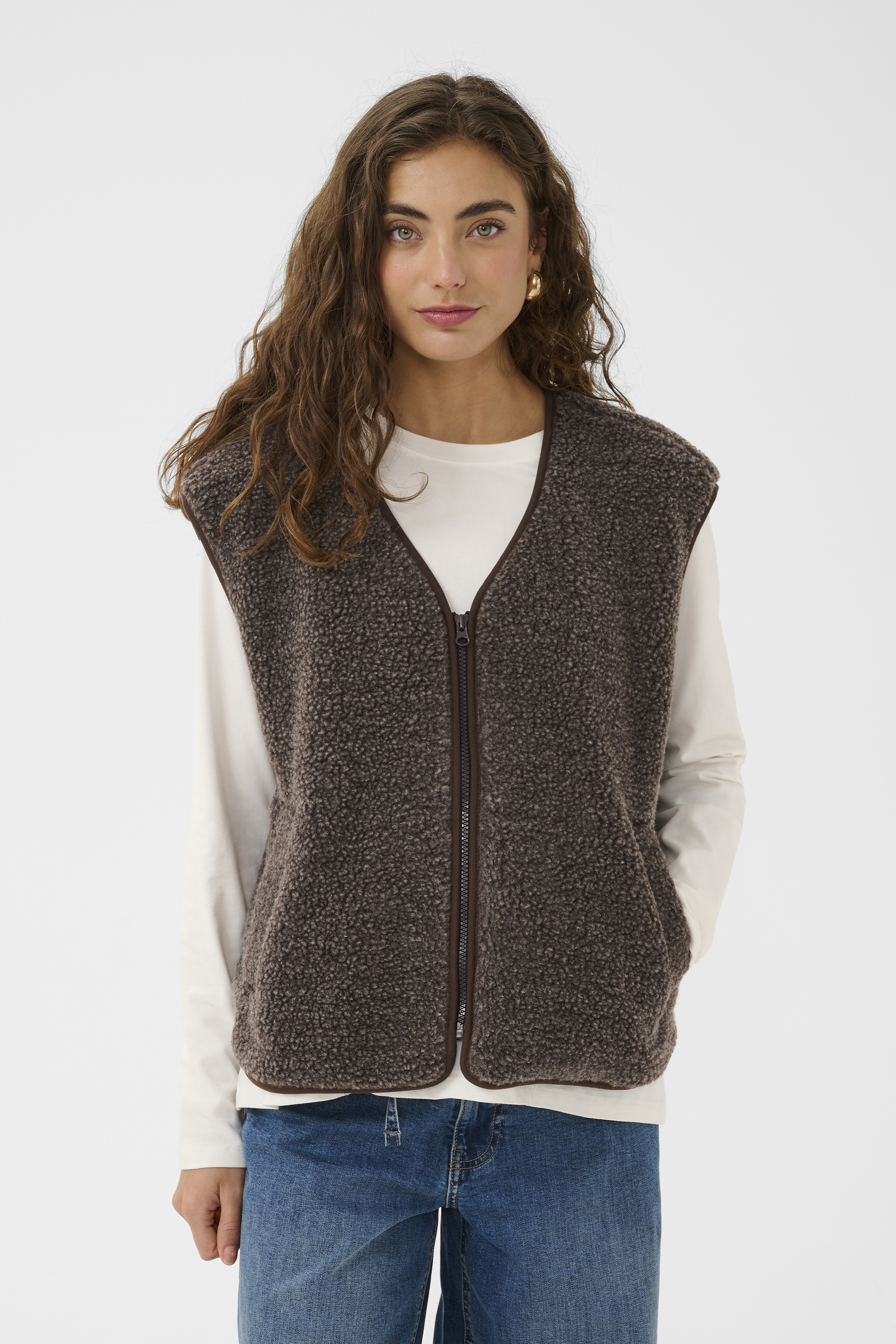 Manteau, CULTURE