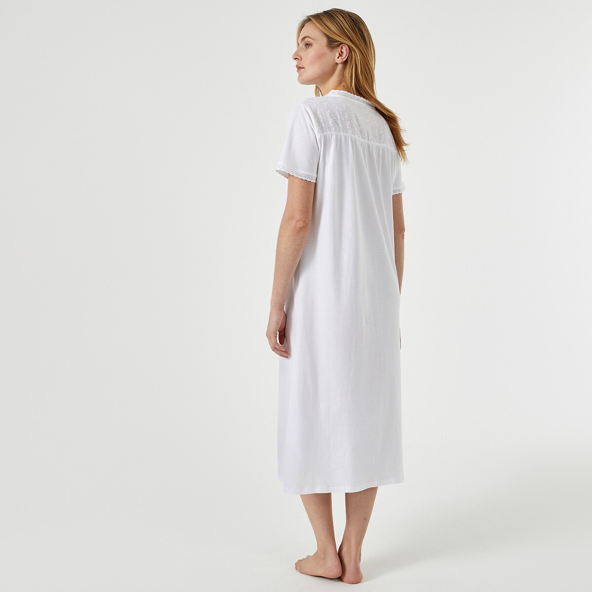 Chemise de nuit d tails broderie anglaise Anne Weyburn La Redoute
