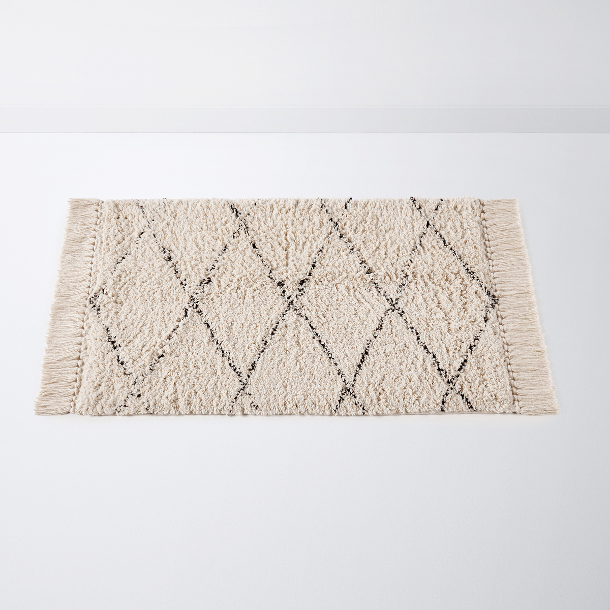 Product photograph of Fatouh Berber-style Bath Mat from La Redoute UK