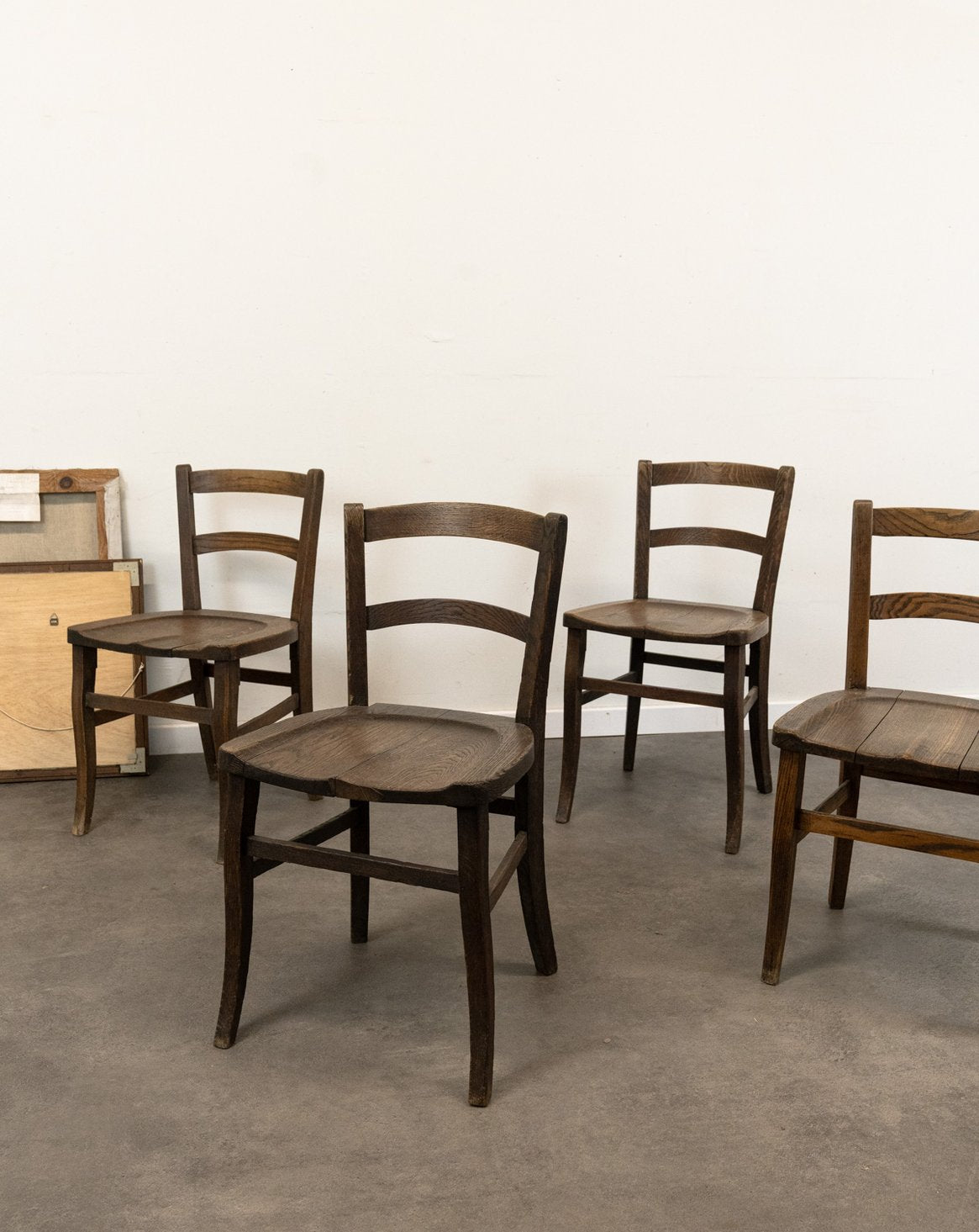 Lot de 4 chaises anciennes en bois Claude N°1373 - Bon état, DEBONGOUT