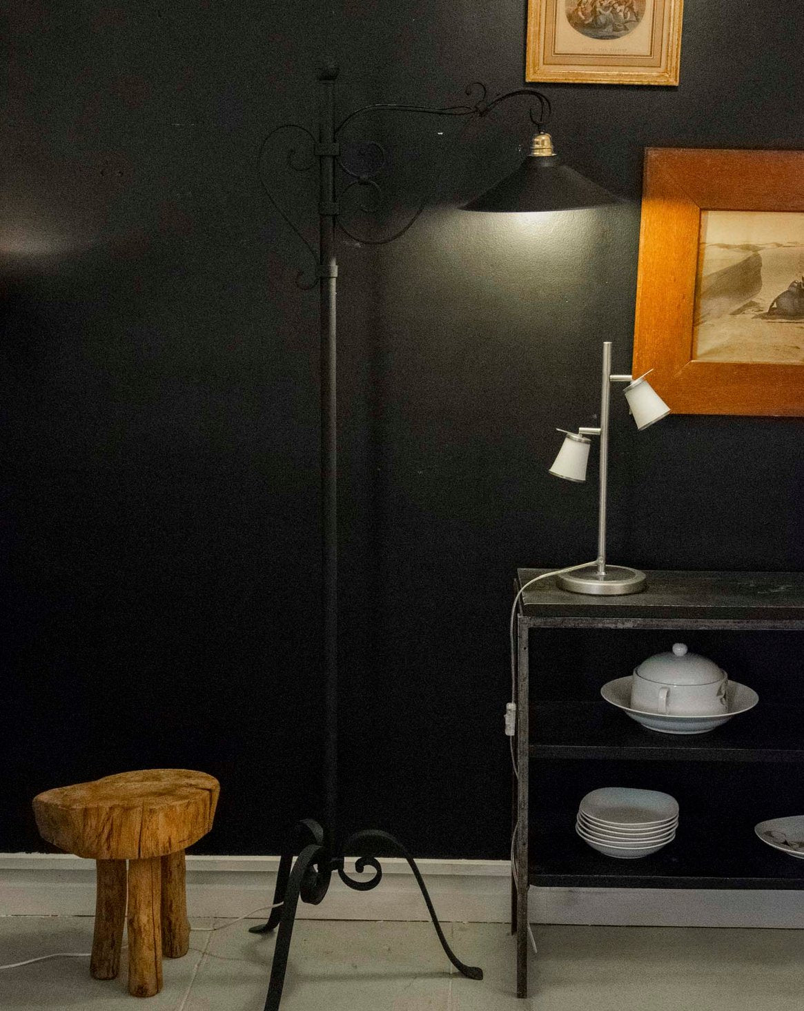 Grande lampe en fer forgé noir Suzanne N°595 - Bon état, DEBONGOUT