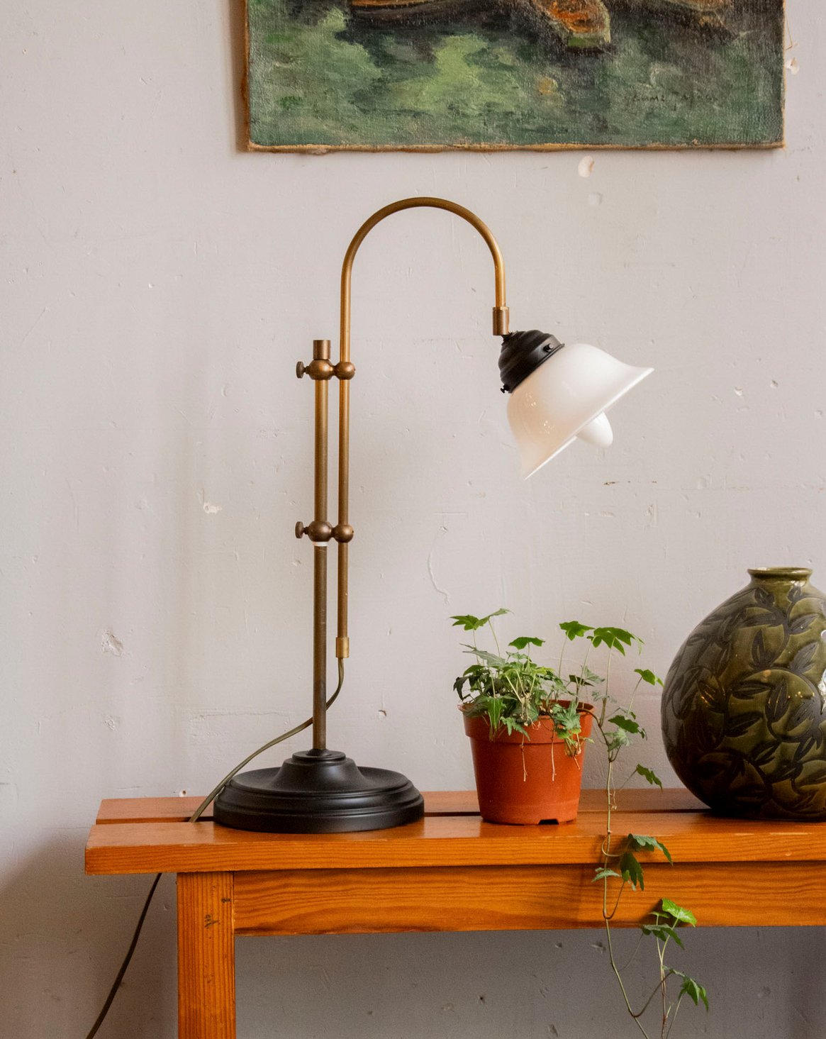 Lampe en fer forgé à la structure robuste Suzanne N°636 - Bon état, DEBONGOUT