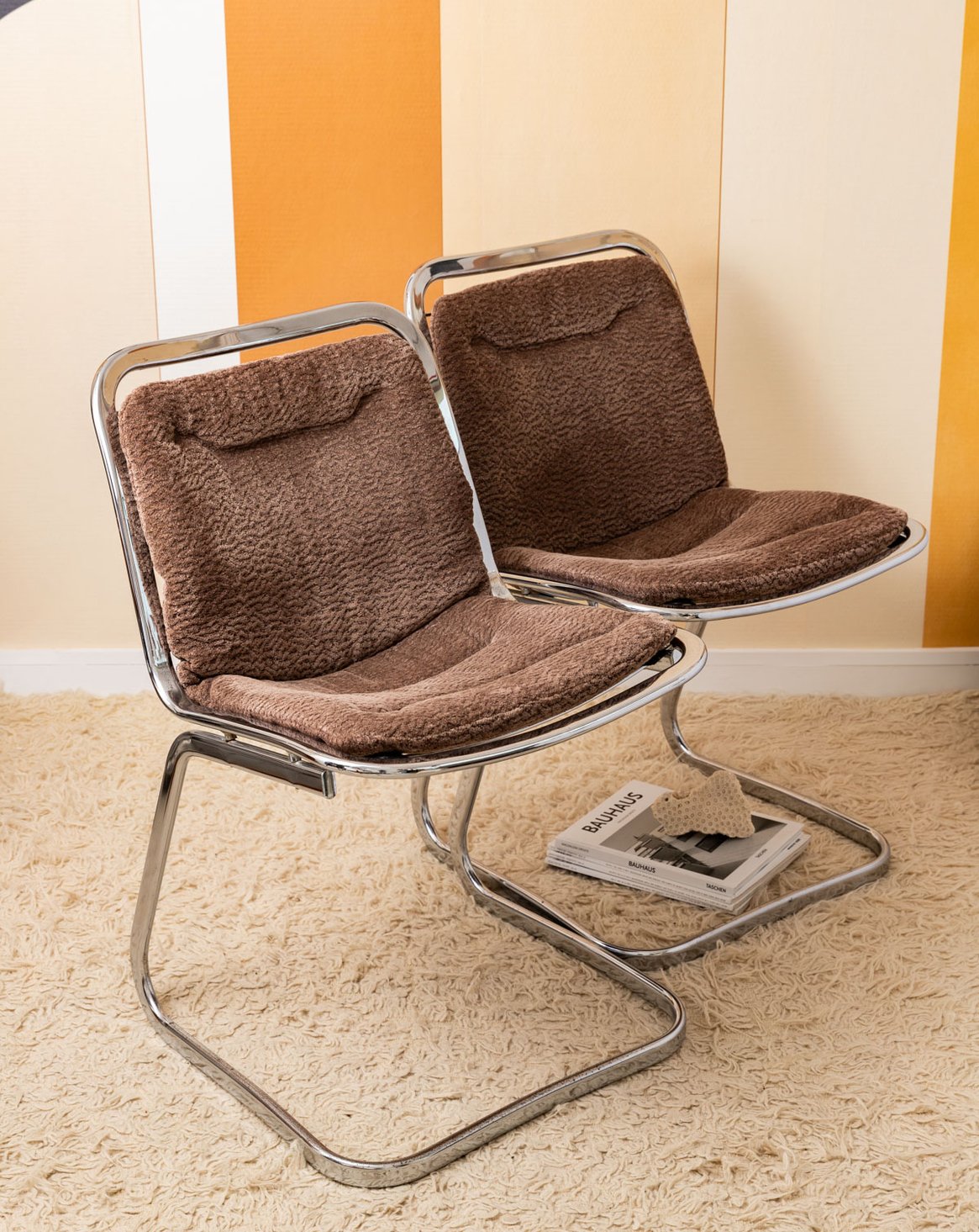 Lot de deux chaises design Alma N°1993 - Bon état, DEBONGOUT