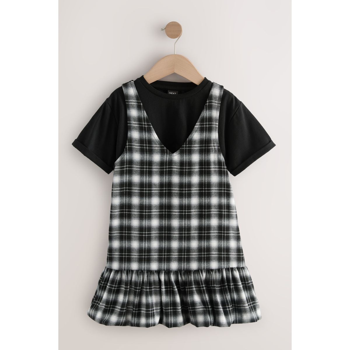 Robe chasuble avec ourlet à volants t-shirt, NEXT