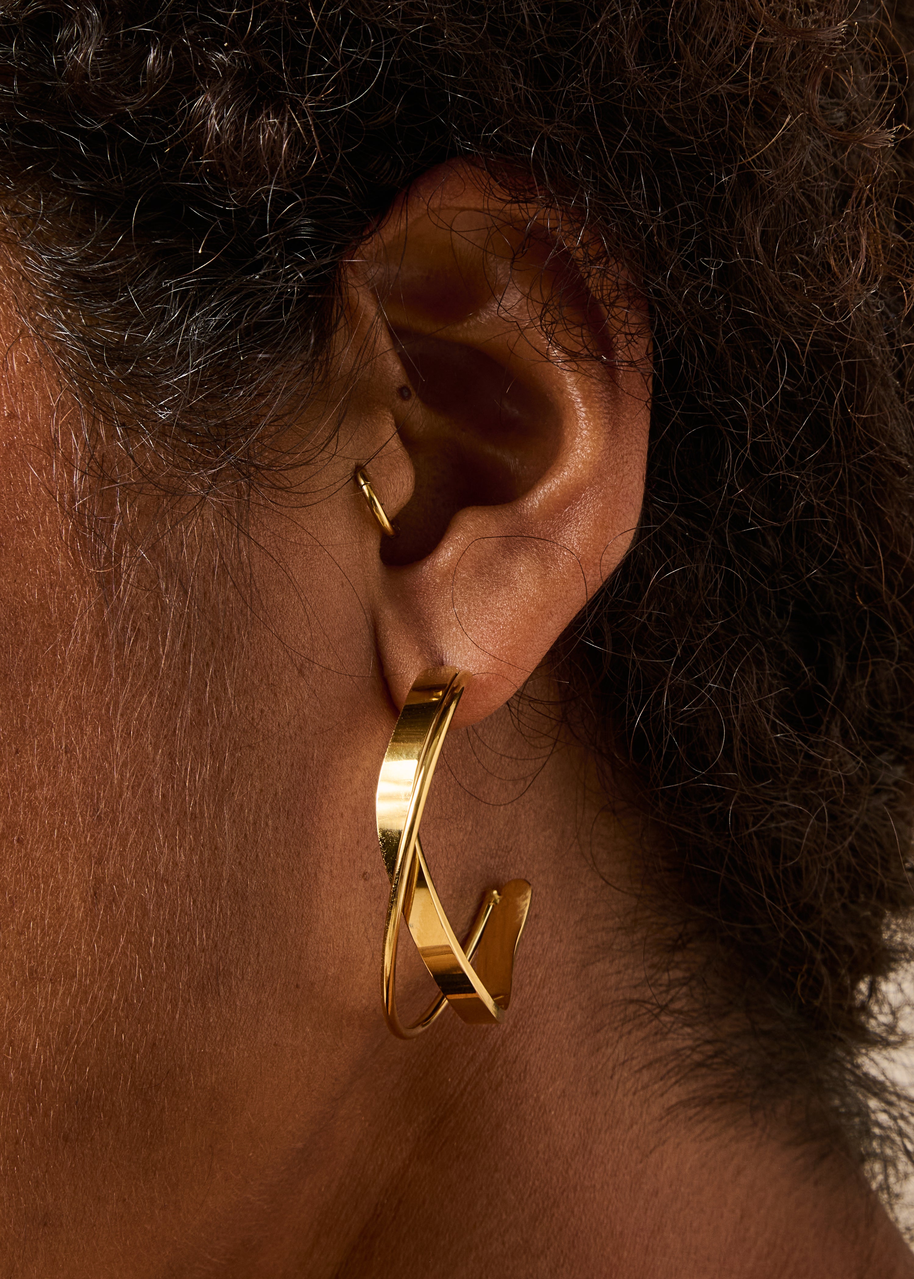 Boucles d'oreilles créoles dorées, LA FEE MARABOUTEE