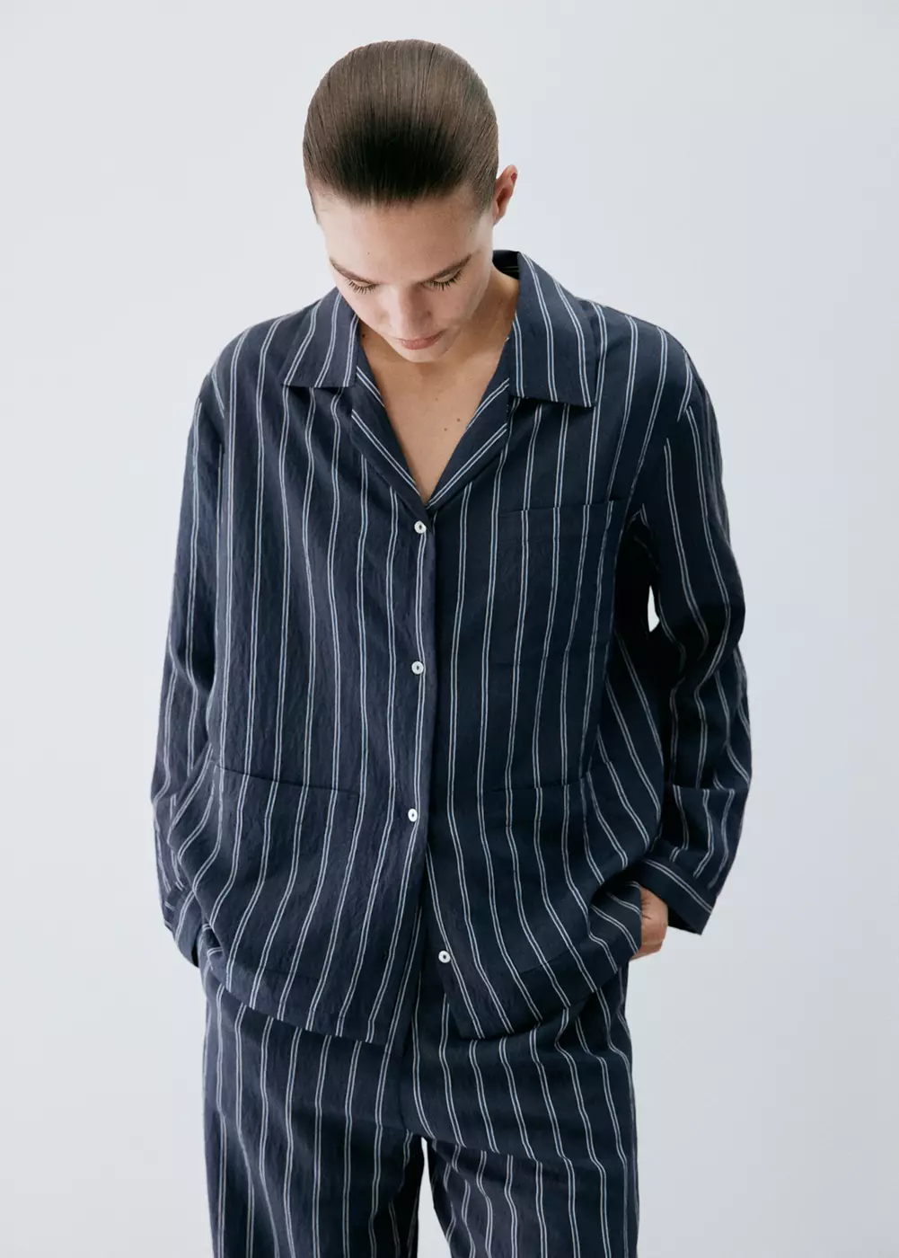 Chemise de pyjama à rayures avec poche avant, MANGO