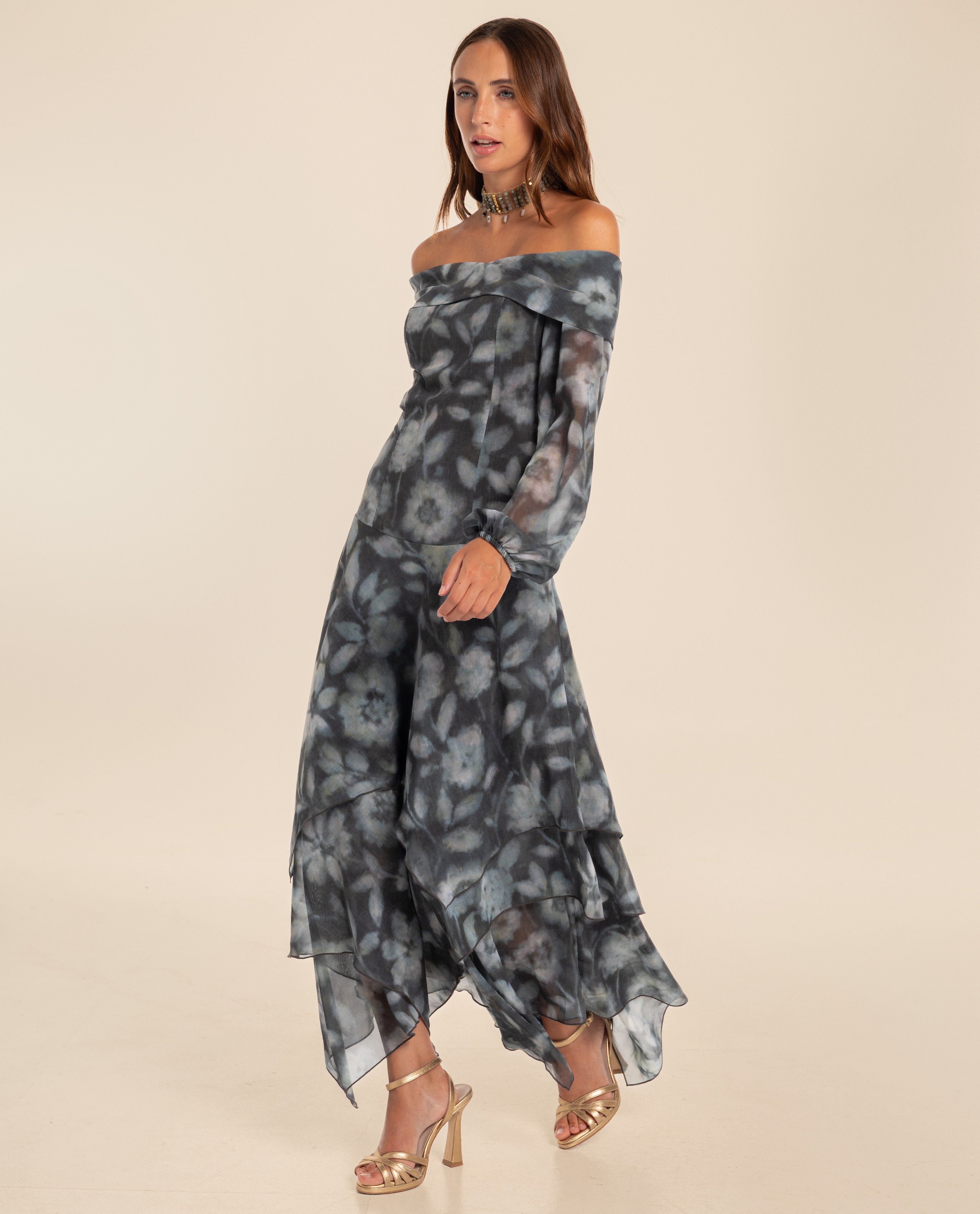 Robe longue en mousseline avec encolure Bardot, THE-ARE