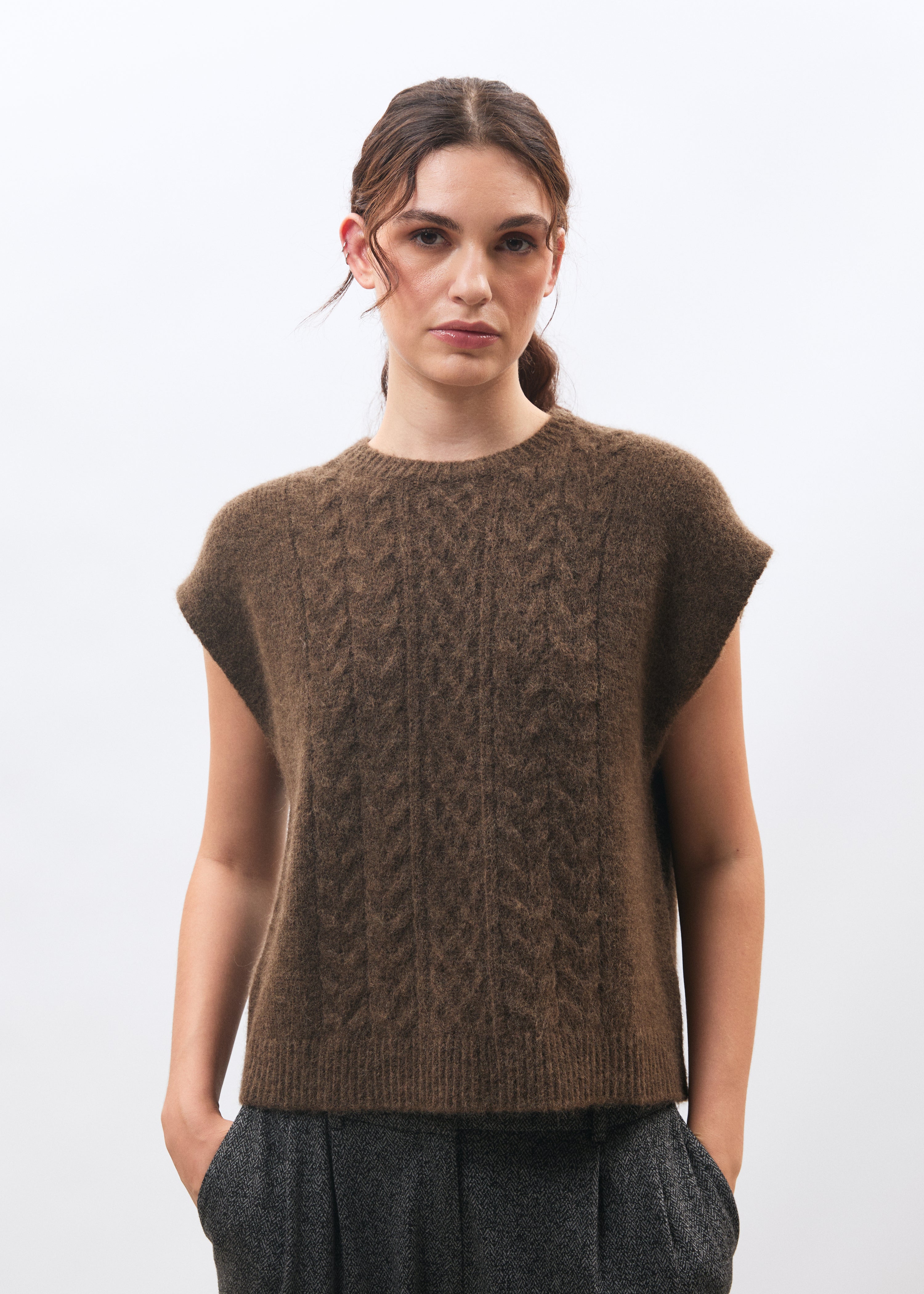 Pull sans manches col rond, HUMILITY