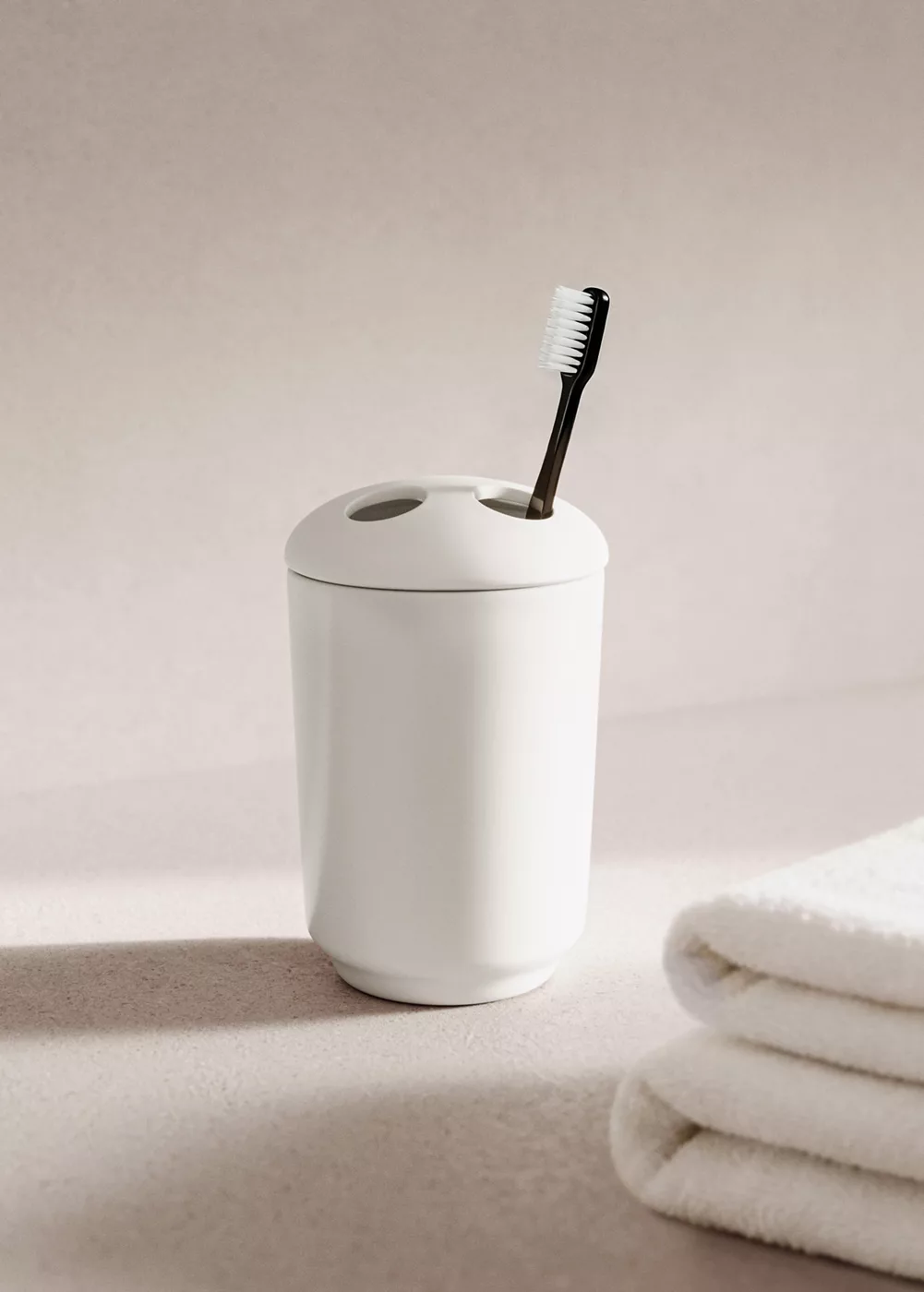 Gobelet à brosse à dents en faïence, MANGO HOME