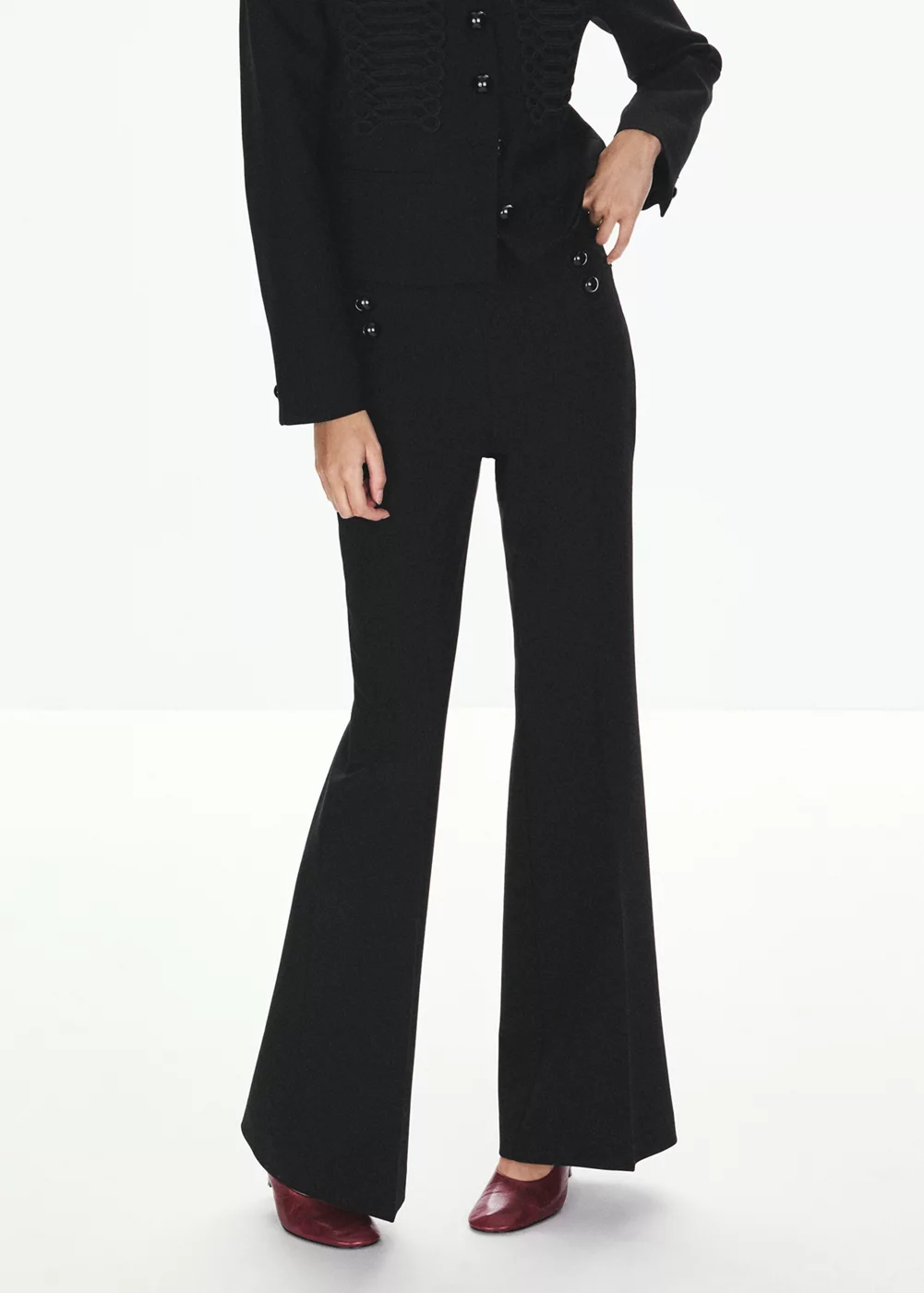 Pantalon ajusté brandebourgs, MANGO