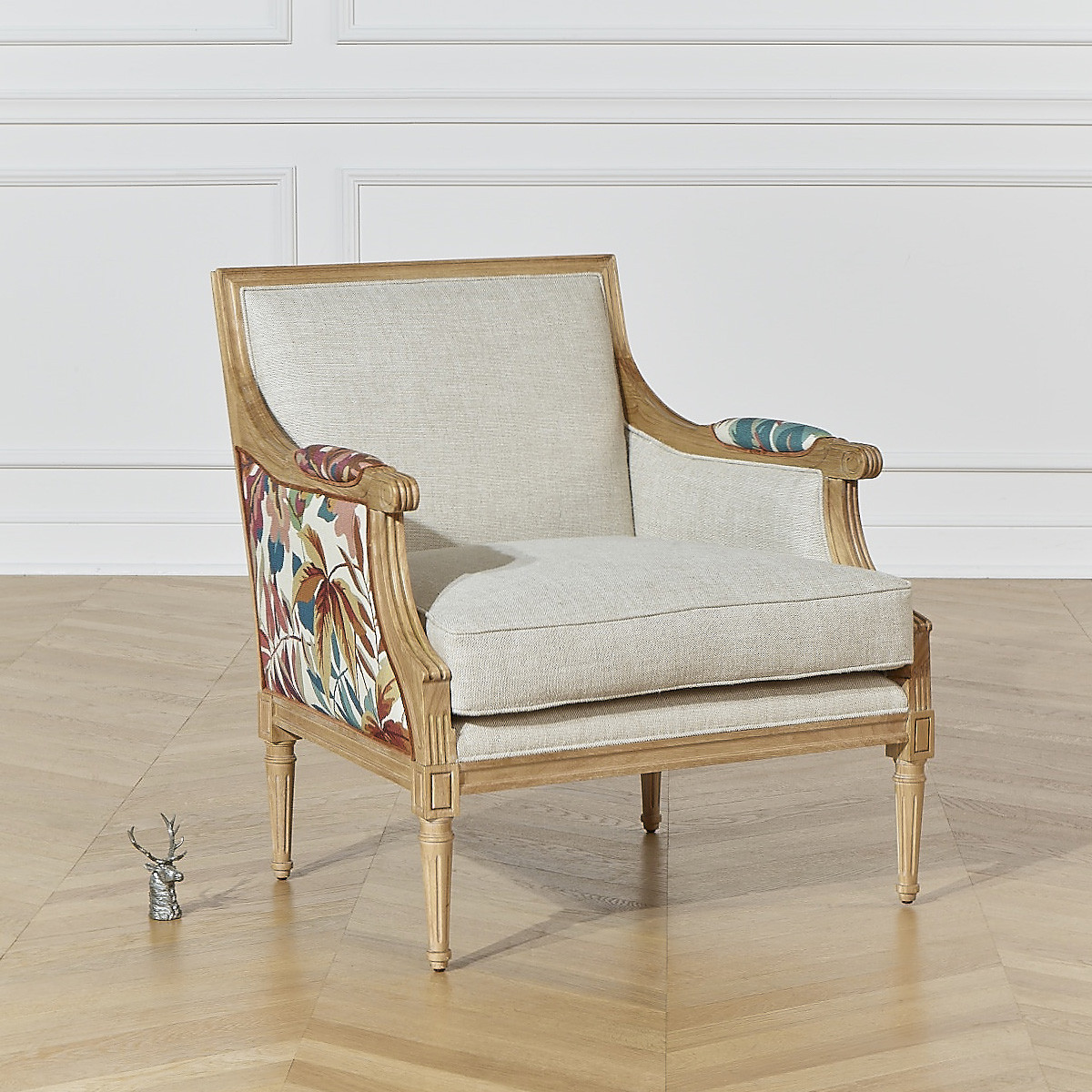 Fauteuil bergère en bois massif et tissu fleuri tropical VILLANDRY, ROBIN DES BOIS