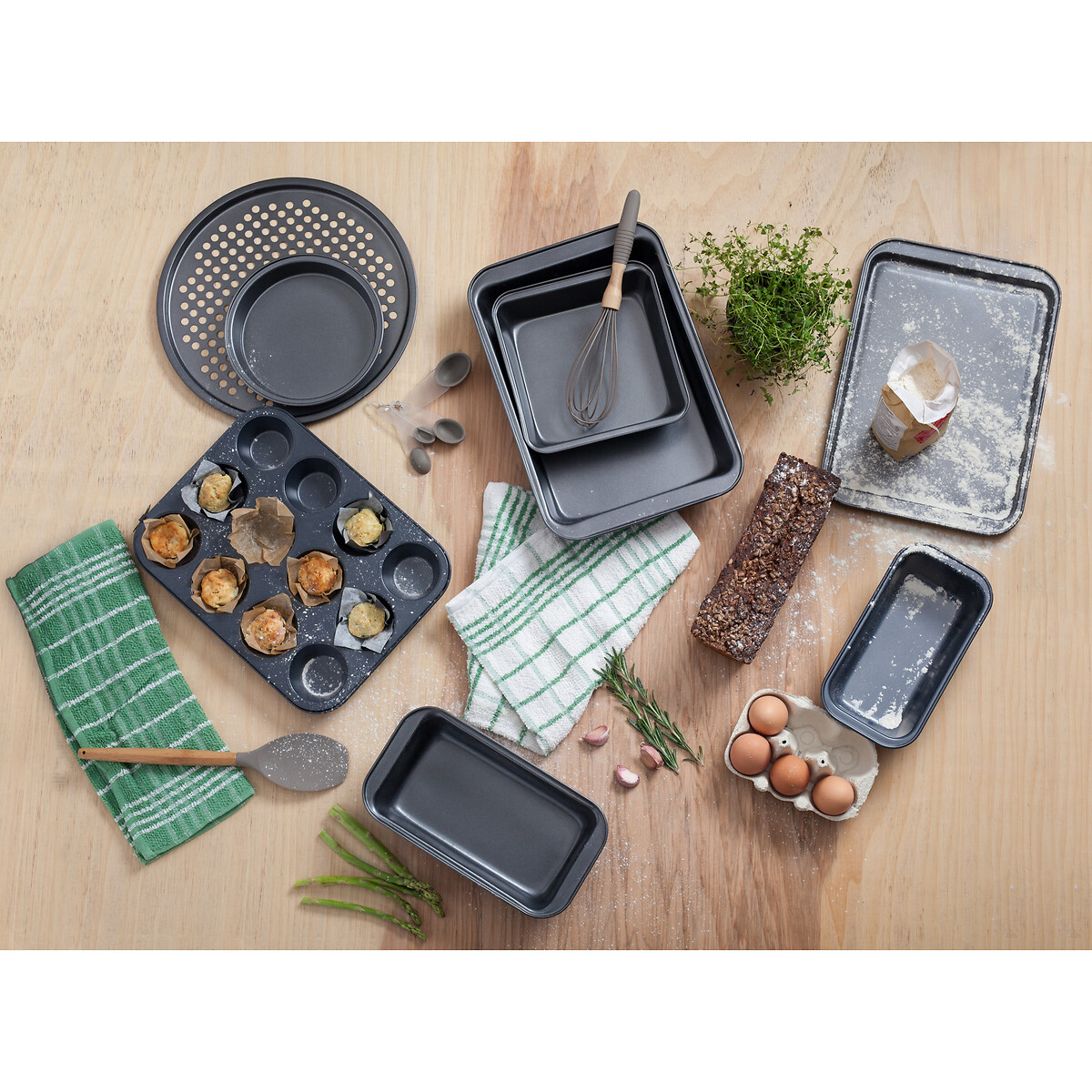 MasterClass Smart Space Seven-Piece Stacking Baking & Roasting Set