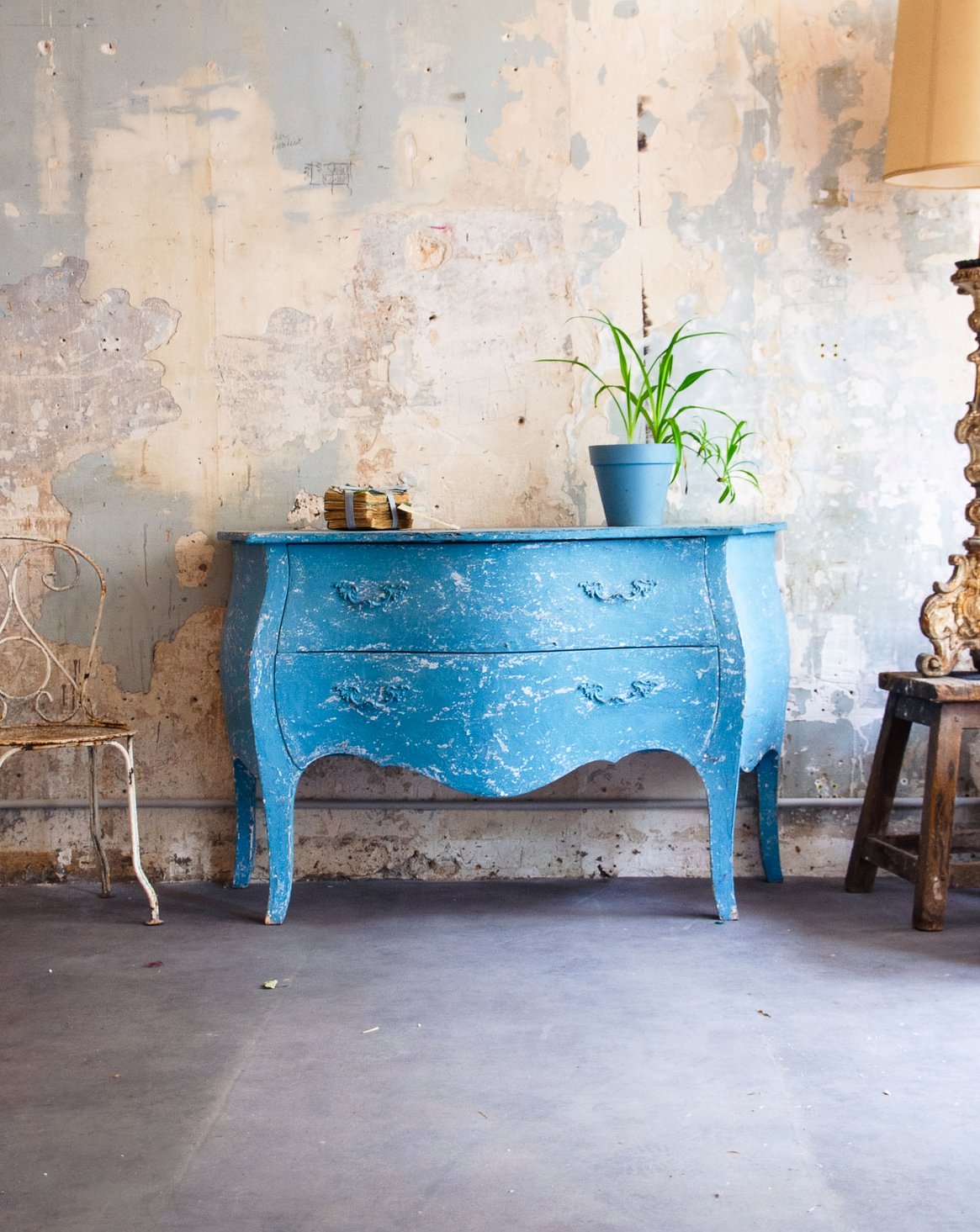 Commode bleue patinée Garance N°620 - Bon état, DEBONGOUT