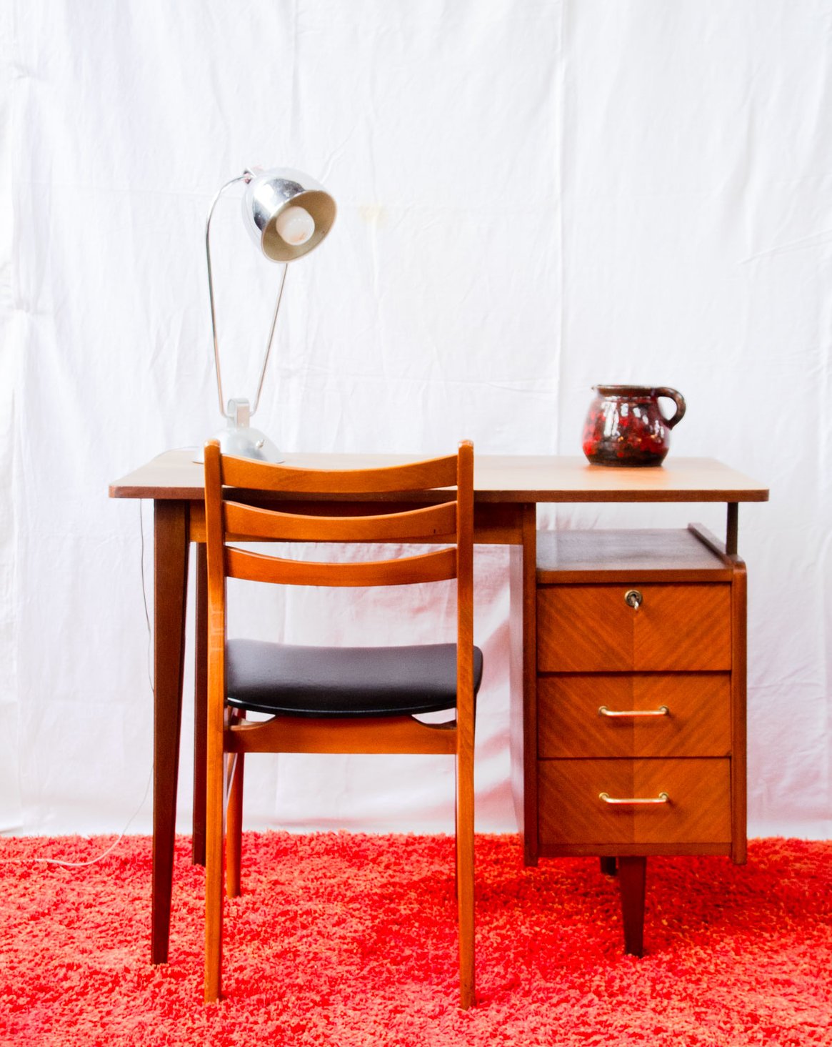 Bureau en teck Yvan N°593 - Bon état, DEBONGOUT