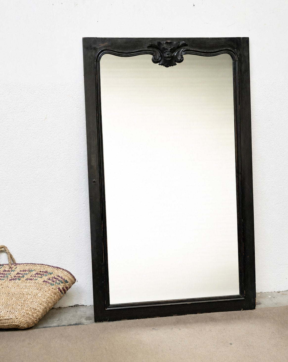 Grand miroir en bois ancien au fronton sculpté Georges N°1318 - Bon état, DEBONGOUT