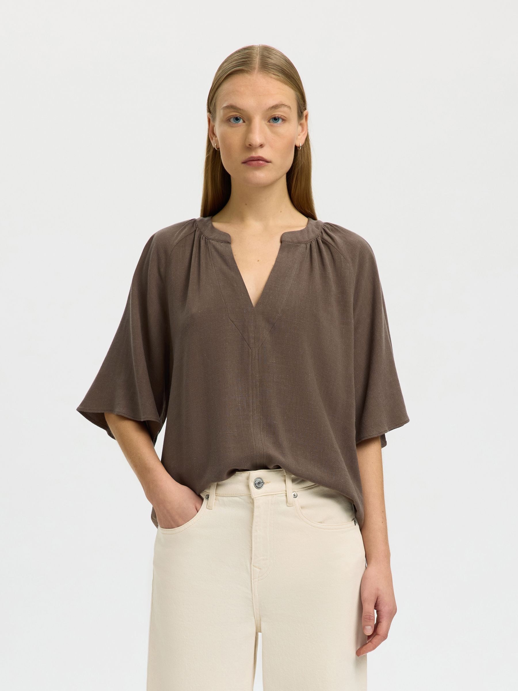 Chemise À Col V, SELECTED