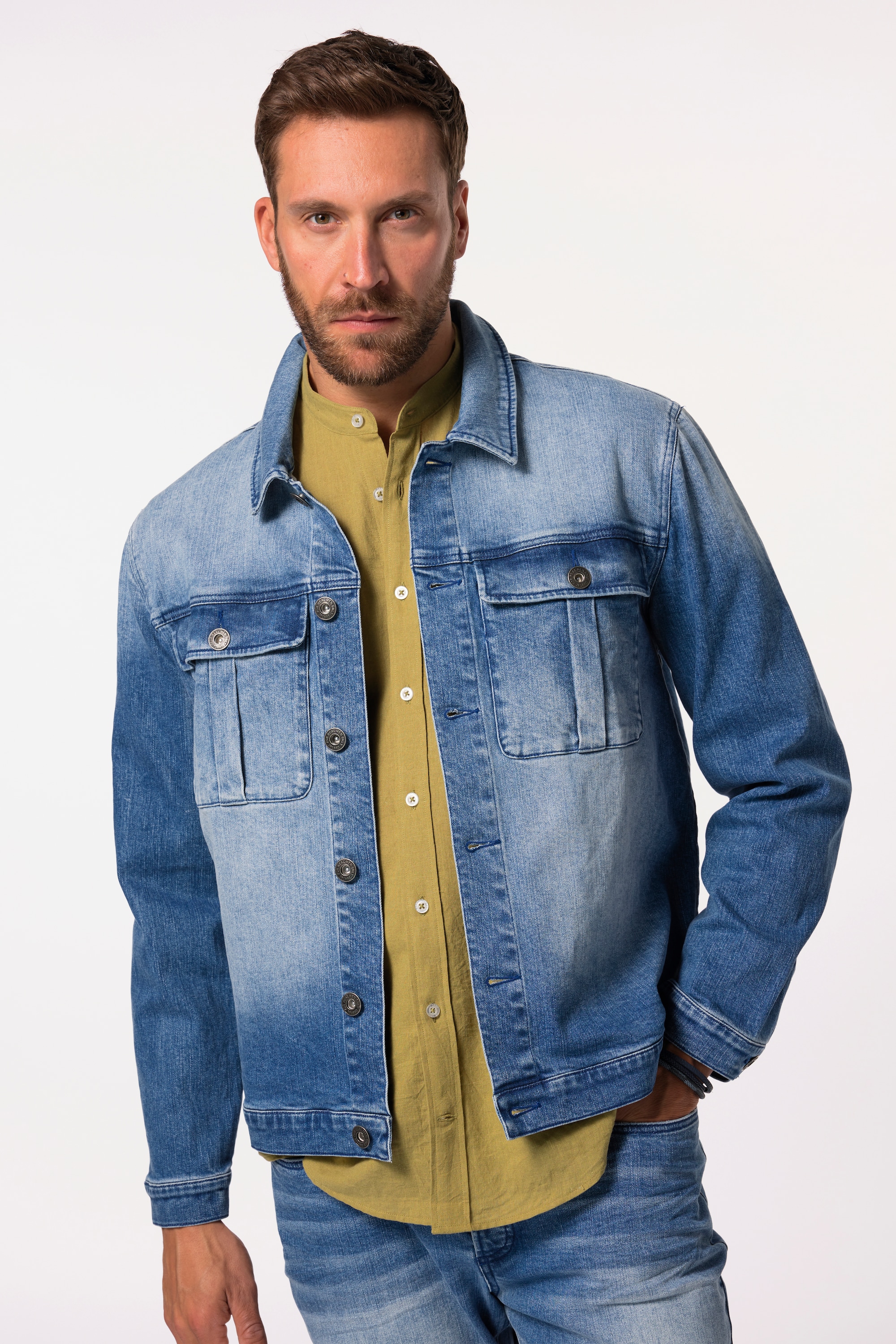 Veste en jean FLEXNAMIC®. 2 poches poitrine, JP1880