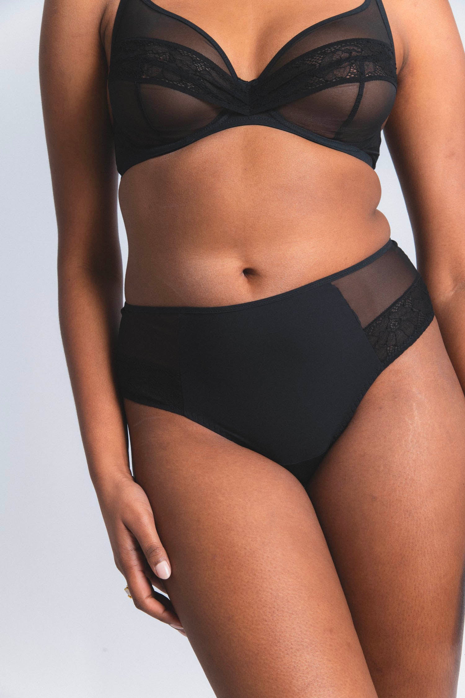 Shorty-tanga en dentelle NUDITÉ, MAISON LEJABY