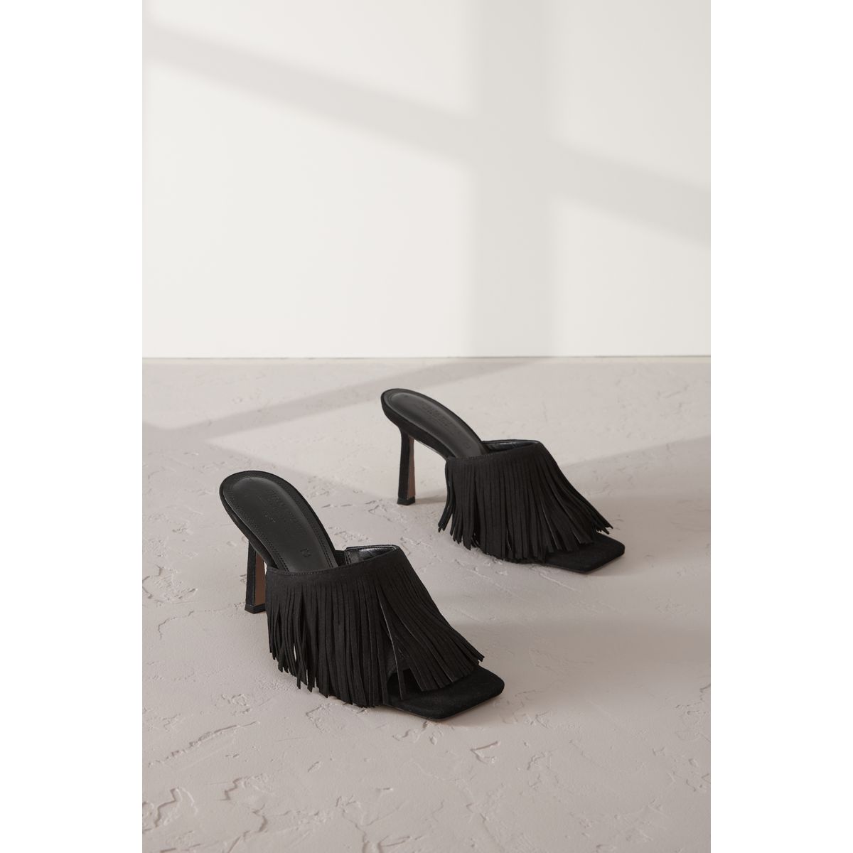 Mules en cuir premium à talons et franges, NEXT