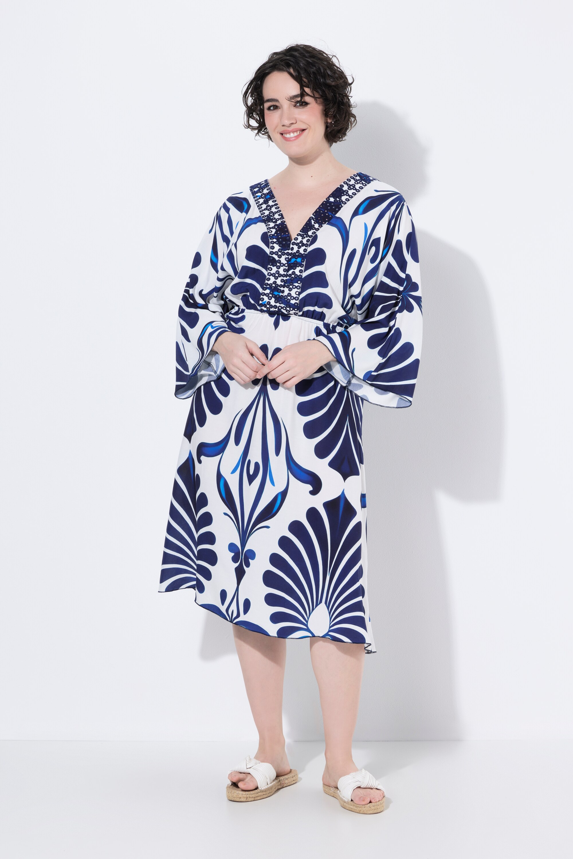 Robe décolleté en V et manches 3/4, ULLA POPKEN