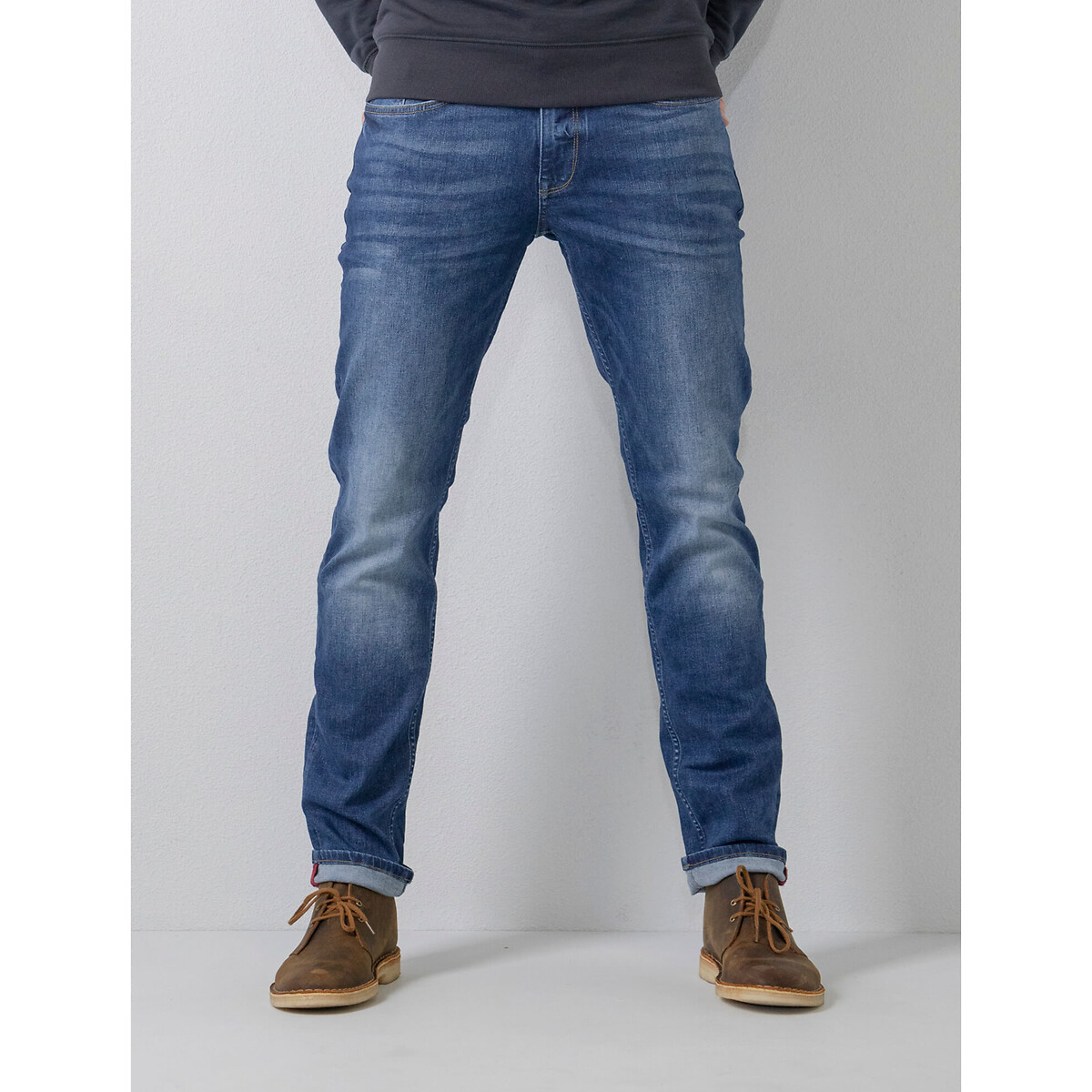 Russel Straight Stretch Jeans, Mid Rise