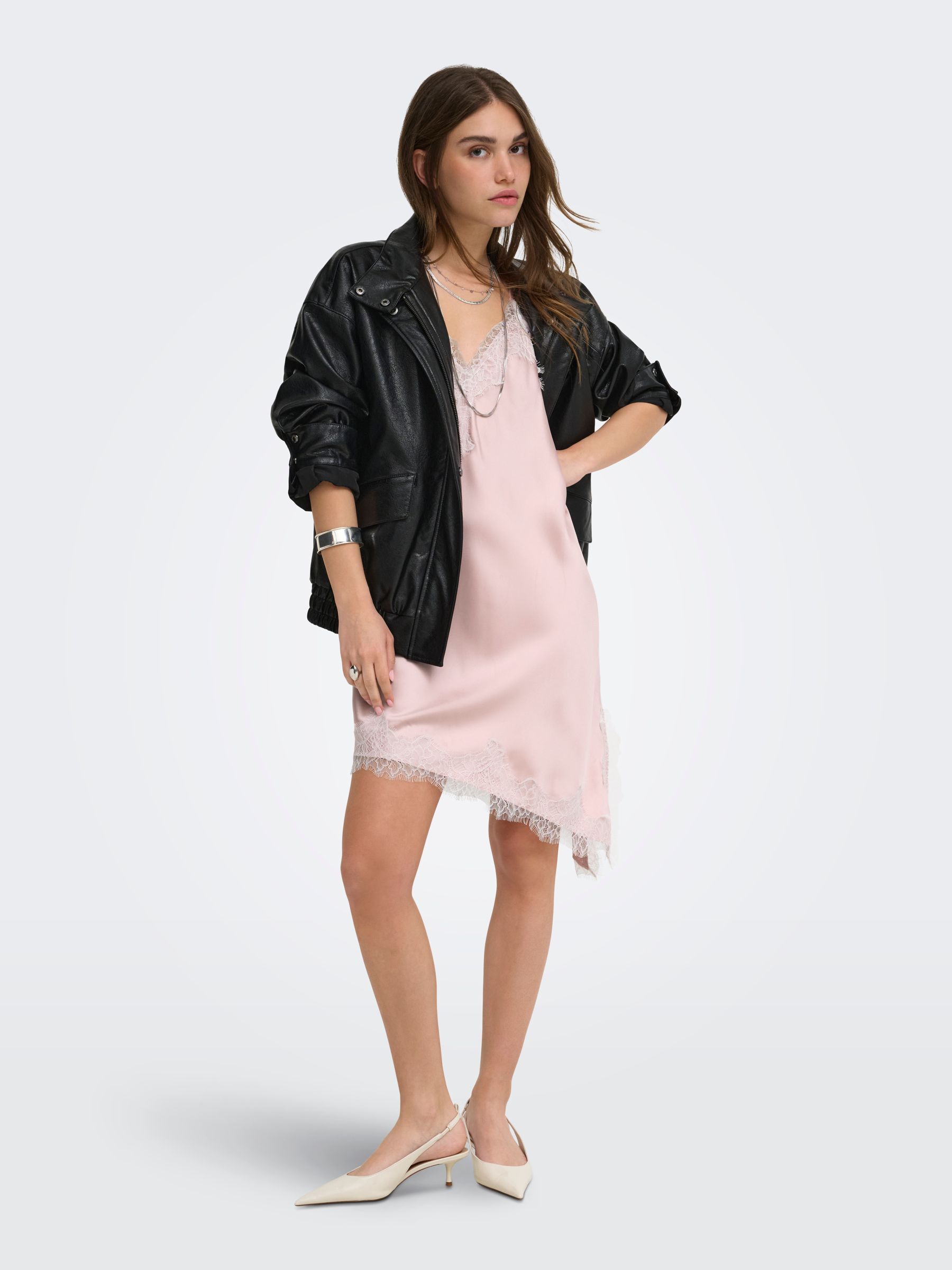 Robe, ONLY