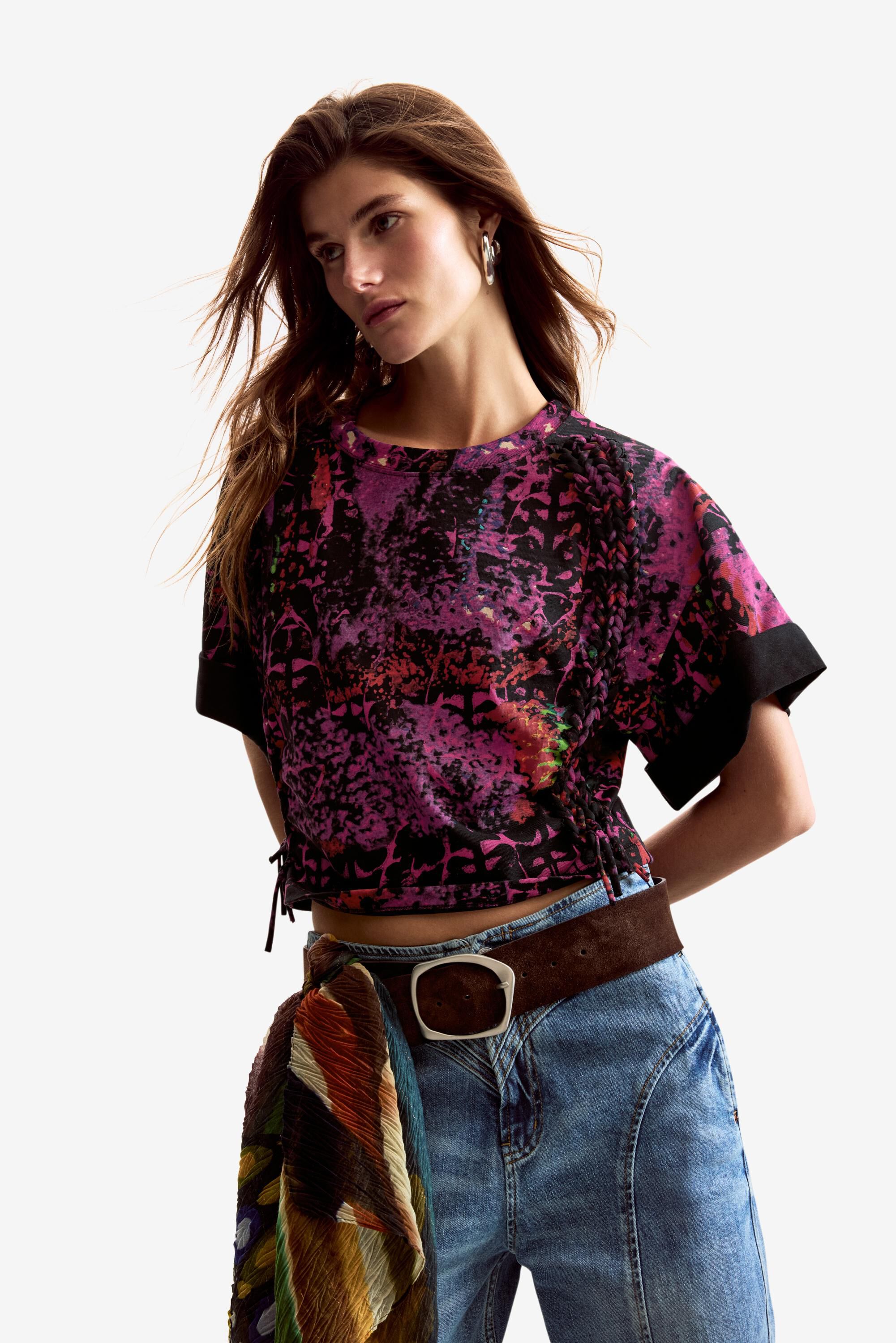 T-shirt ethnique conçu par mr. christian lacroix, DESIGUAL