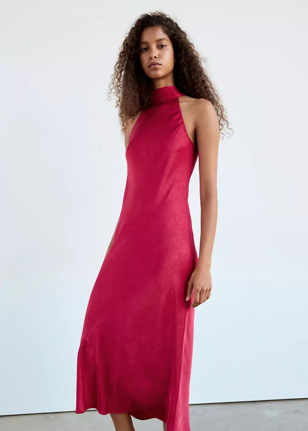 Robe satinée emmanchures américaines, MANGO